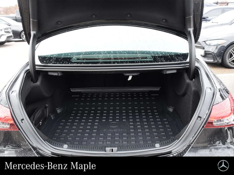 Mercedes-Benz E 350 2022 * CARFAX * БЕЗ ПЪРВОНАЧАЛНА ВНОСКА, снимка 17 - Автомобили и джипове - 53177455