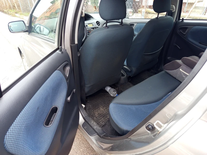 Toyota Yaris, снимка 6 - Автомобили и джипове - 53210014