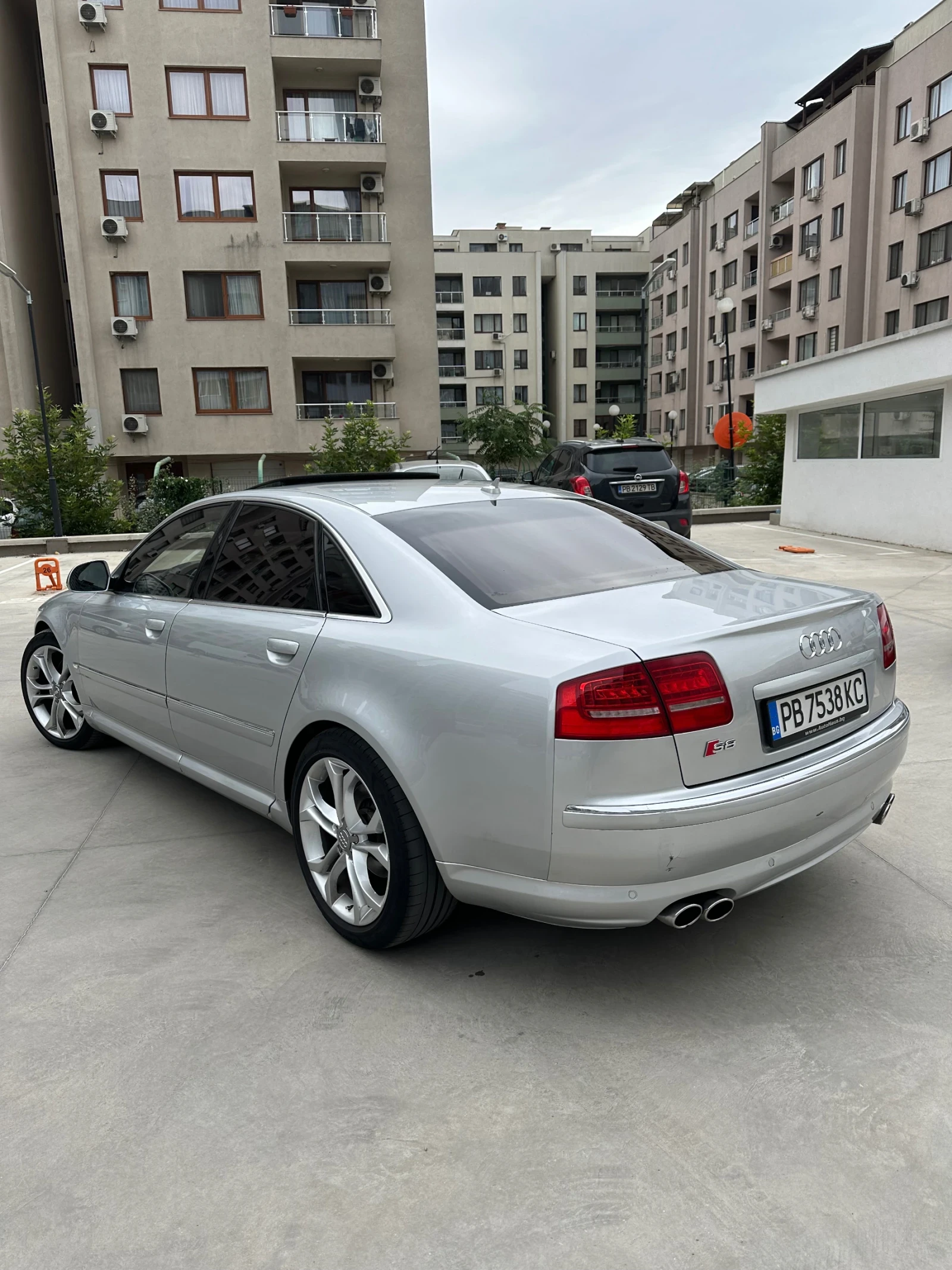 Audi A8 4.2i - изображение 5