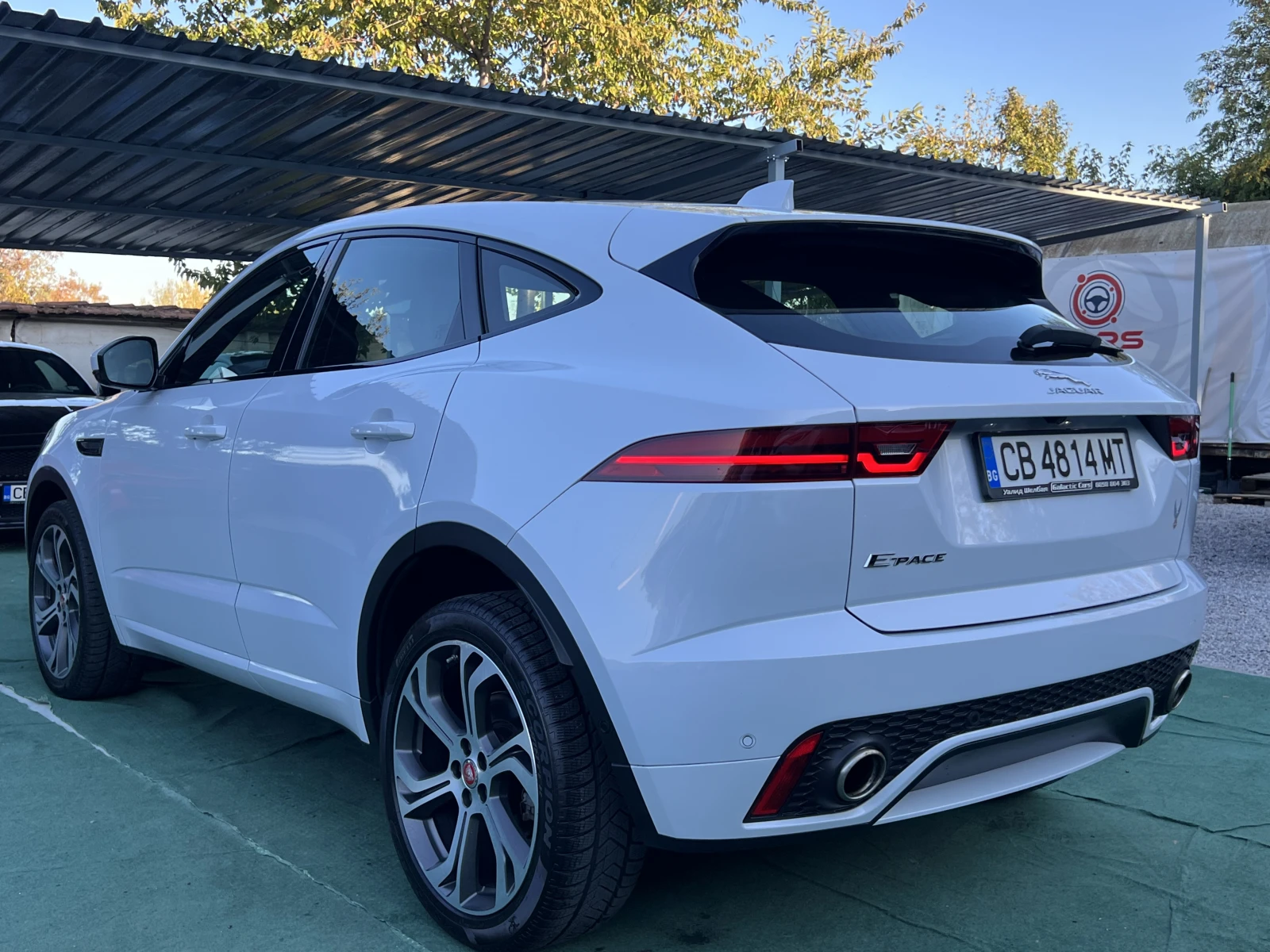 Jaguar E-pace R-DYNAMIC - изображение 6