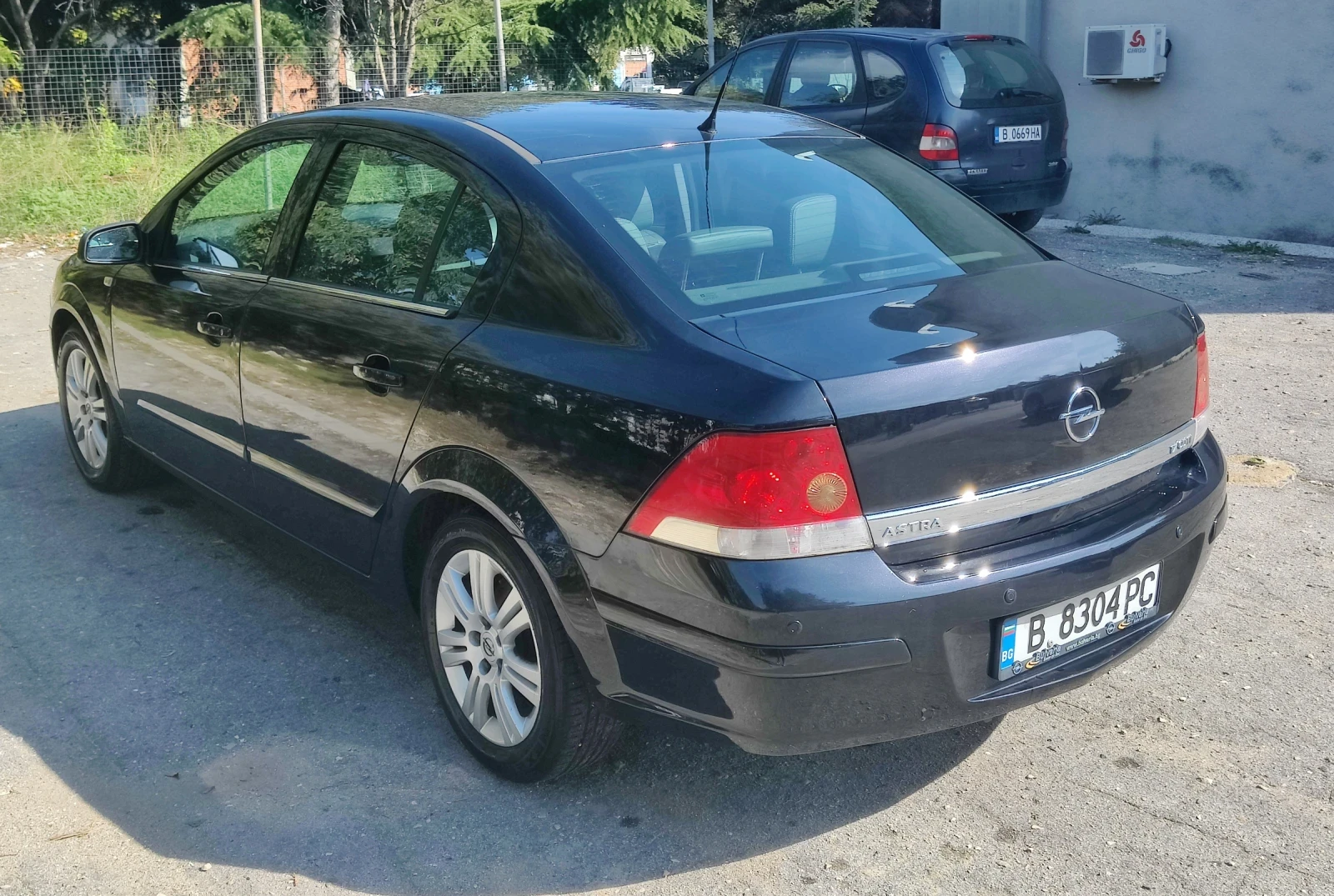 Opel Astra Sedan - изображение 4