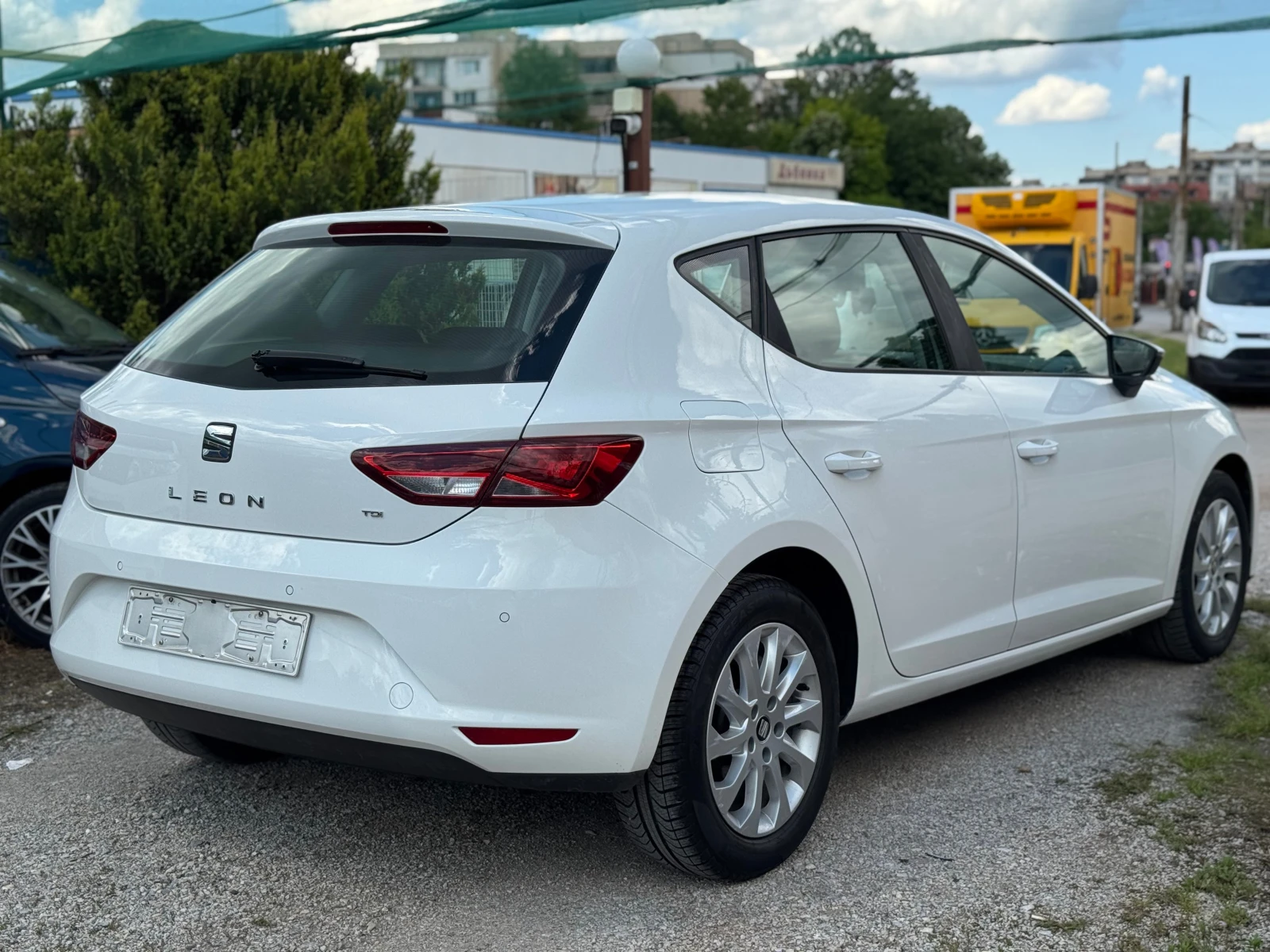 Seat Leon 1.6TDI * AUTOMATIC * NAVI - изображение 6