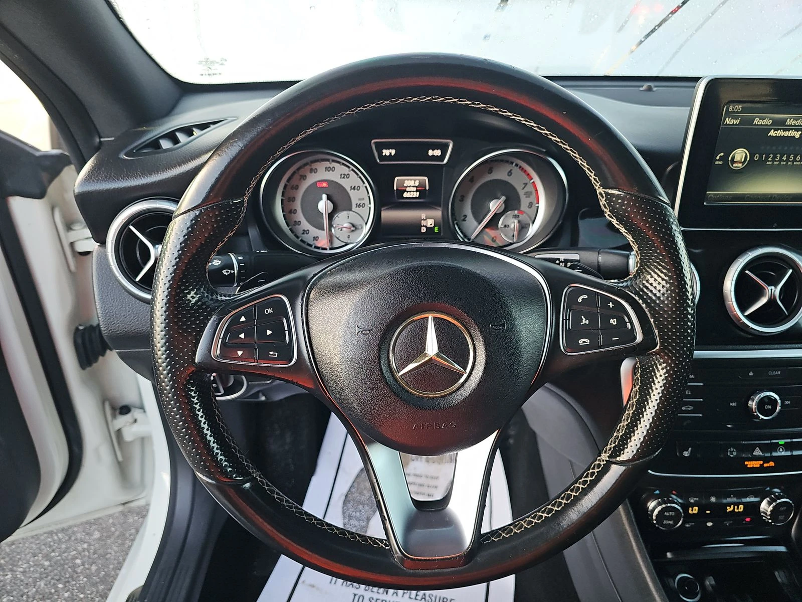Mercedes-Benz CLA 250 AMG PACK* HARMAN* BI-XENON* KEYLESS* DIAMAND GRILL - изображение 9