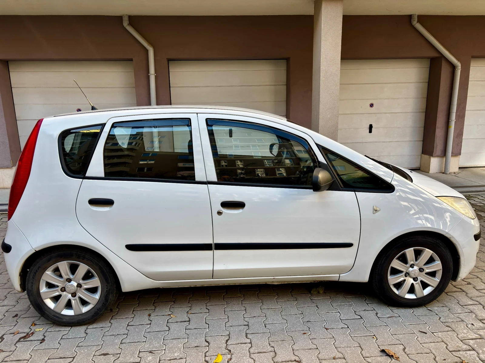 Mitsubishi Colt  - изображение 8