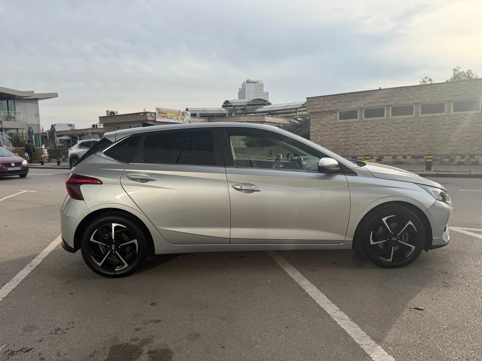 Hyundai I20 6 МЕСЕЦА ГАРАНЦИЯ/1.0i 100к.с. Автоматик/FULL - изображение 5