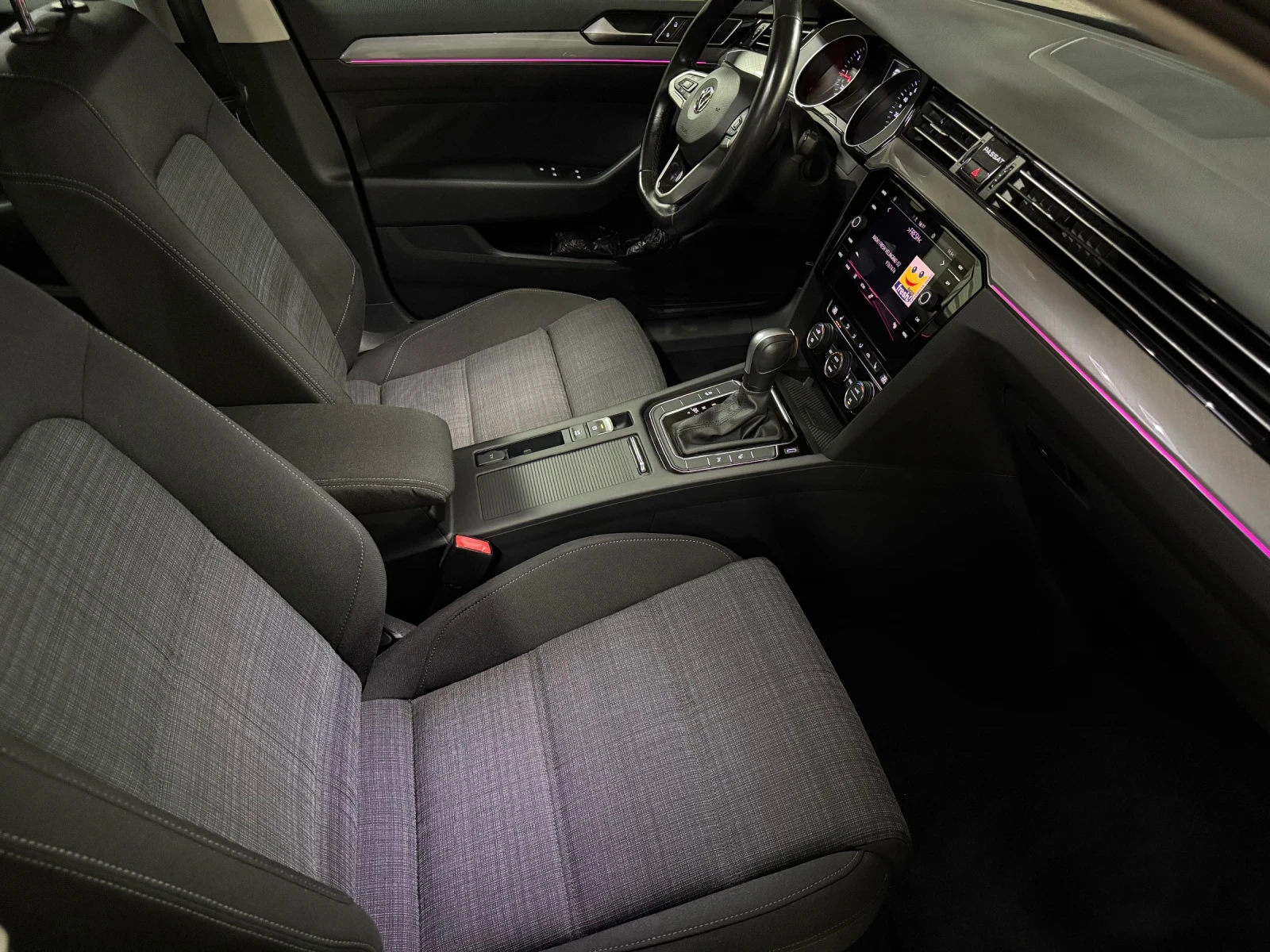 VW Passat 2.0TDI/Distronic/Camera/Massage/Panorama | Mobile.bg   15