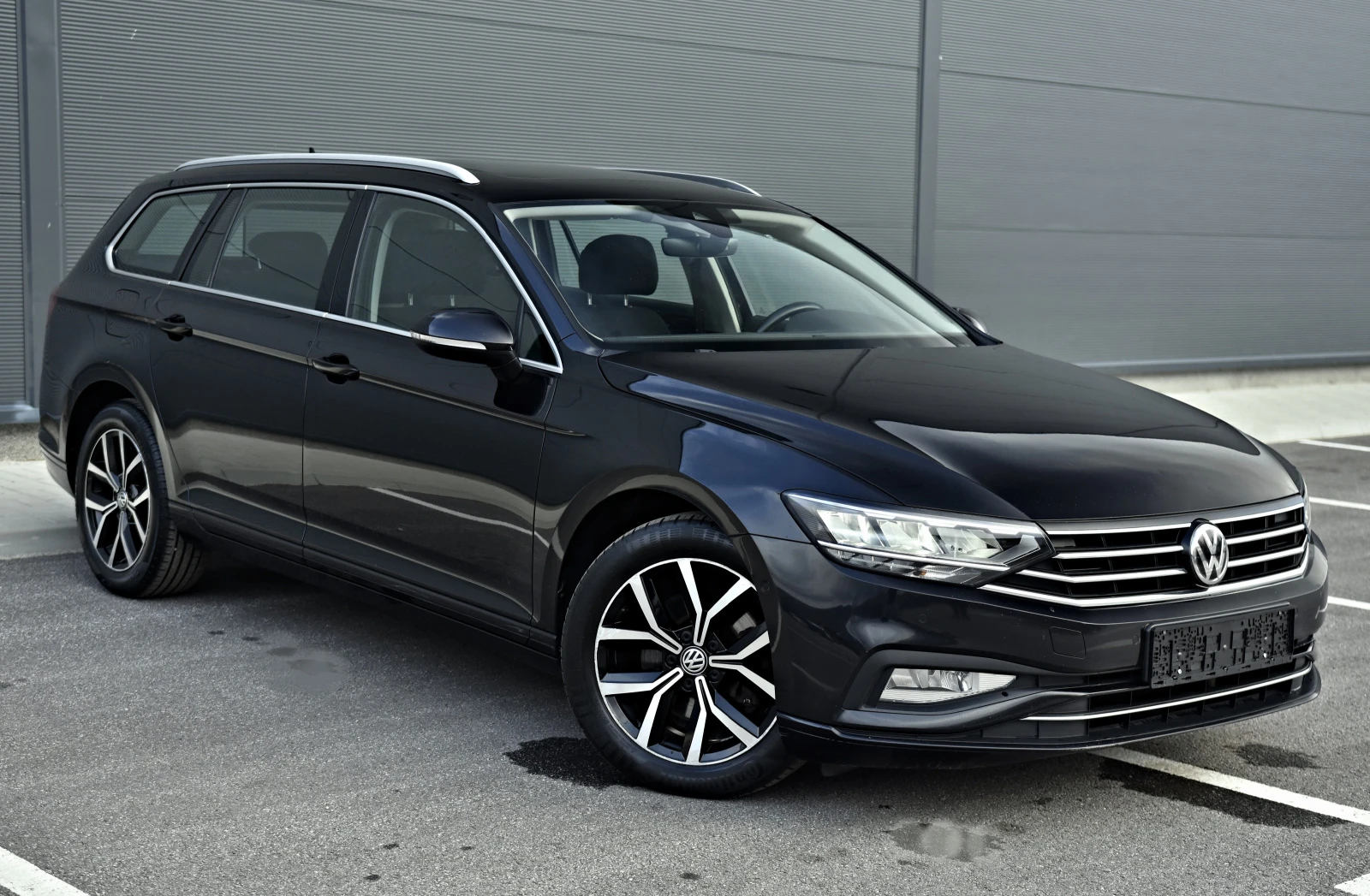 VW Passat 2.0TDI/Distronic/Camera/Massage/Panorama - изображение 3