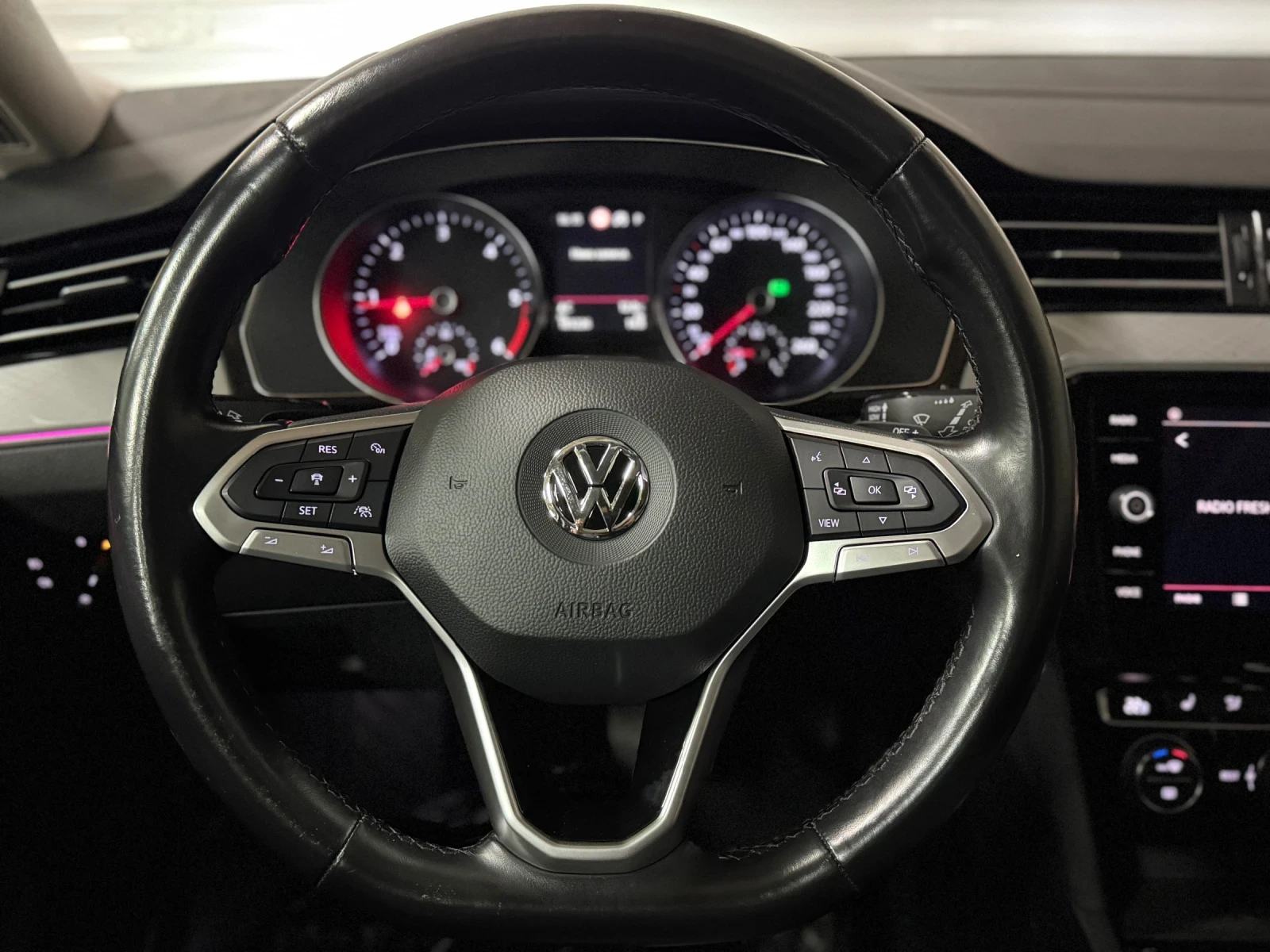 VW Passat 2.0TDI/Distronic/Camera/Massage/Panorama | Mobile.bg   11
