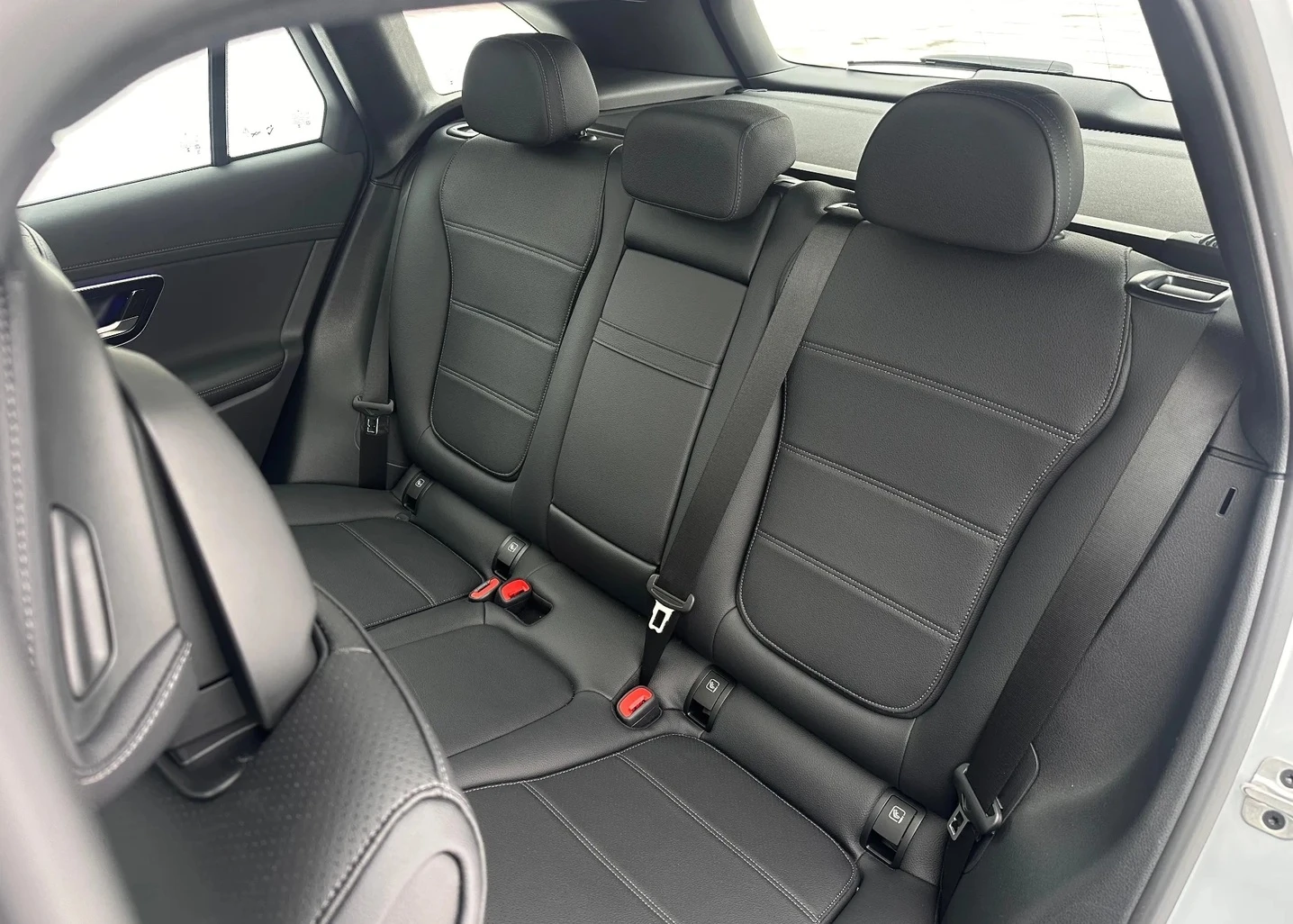 Mercedes-Benz GLC 200 4MATIC Off-Roader AMG-Line, снимка 8 - Автомобили и джипове - 53818113