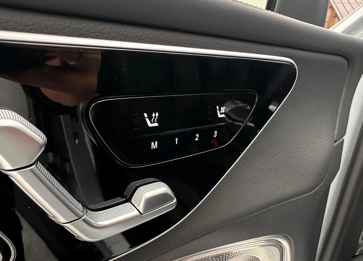 Mercedes-Benz GLC 200 4MATIC Off-Roader AMG-Line, снимка 7 - Автомобили и джипове - 53818113