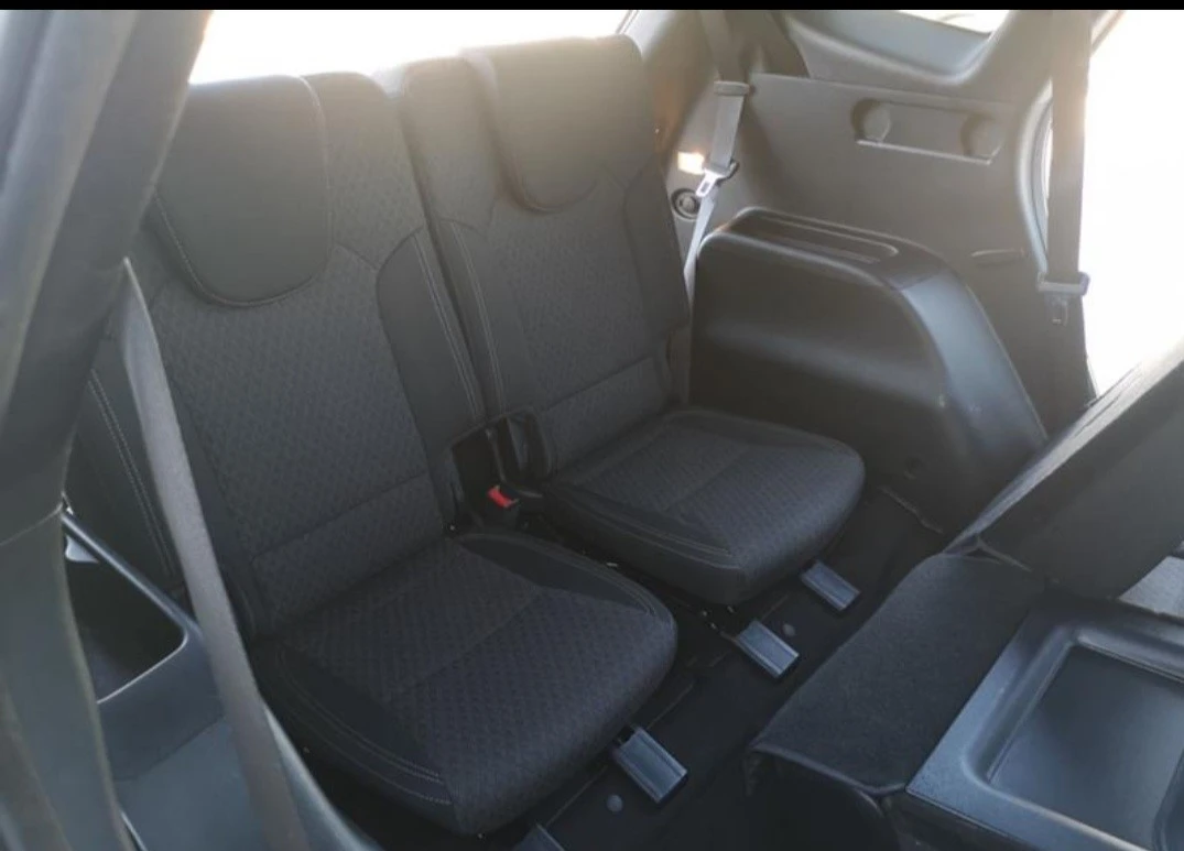 Kia Carens, снимка 12 - Автомобили и джипове - 54057410