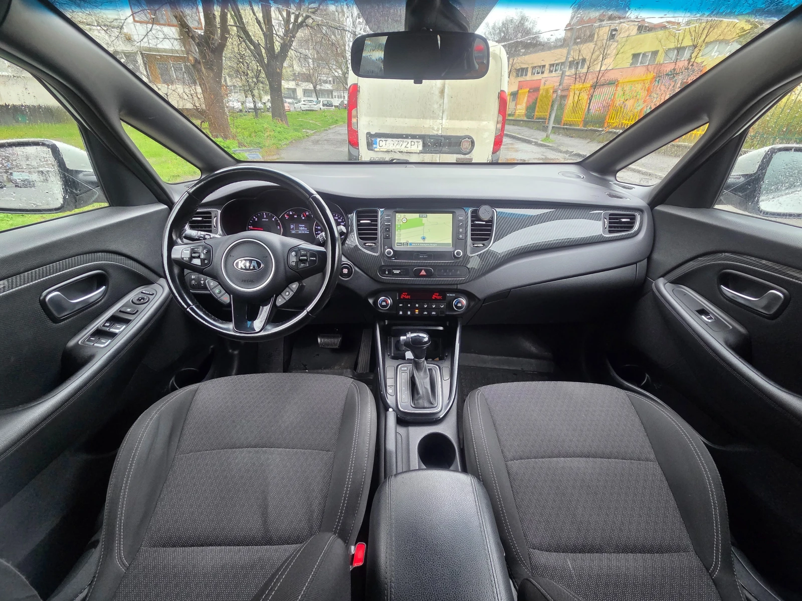 Kia Carens, снимка 7 - Автомобили и джипове - 54057410