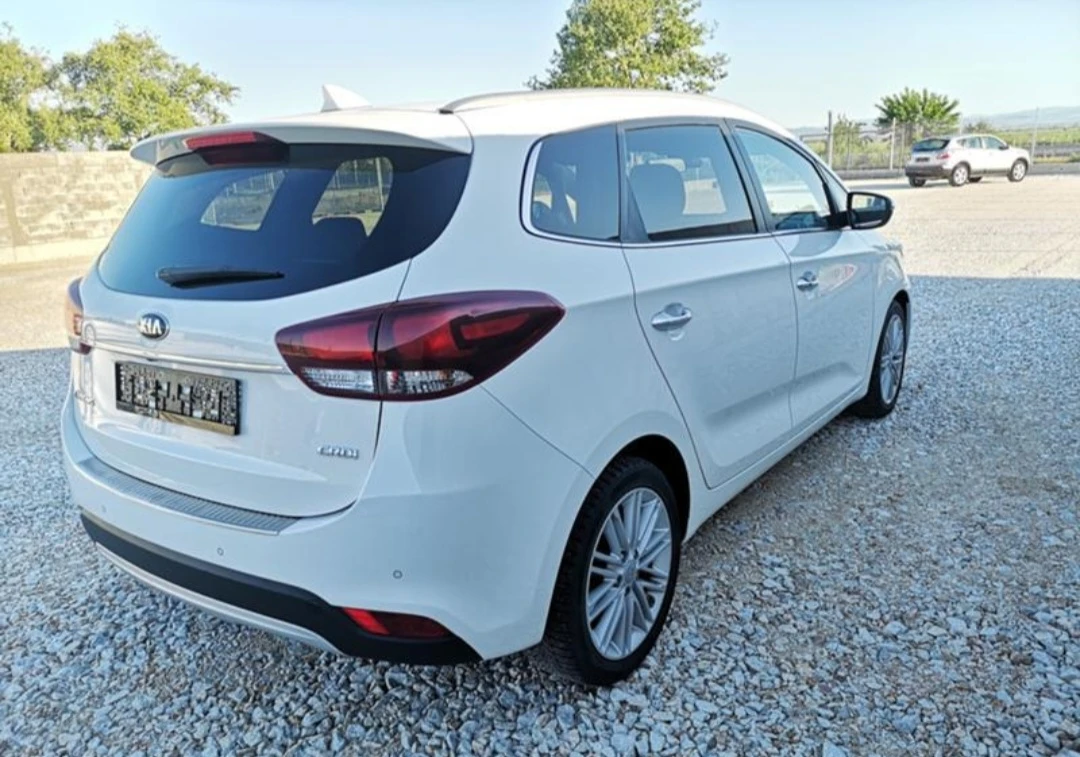Kia Carens, снимка 5 - Автомобили и джипове - 54057410