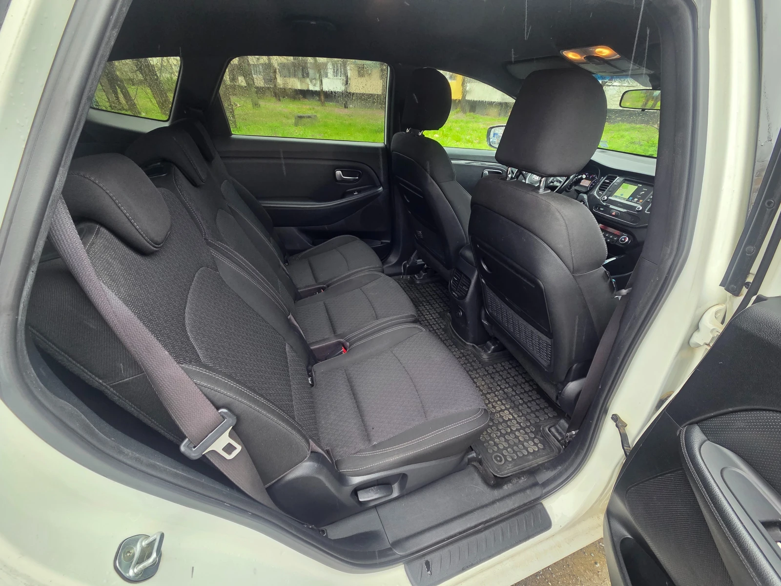 Kia Carens, снимка 10 - Автомобили и джипове - 54057410