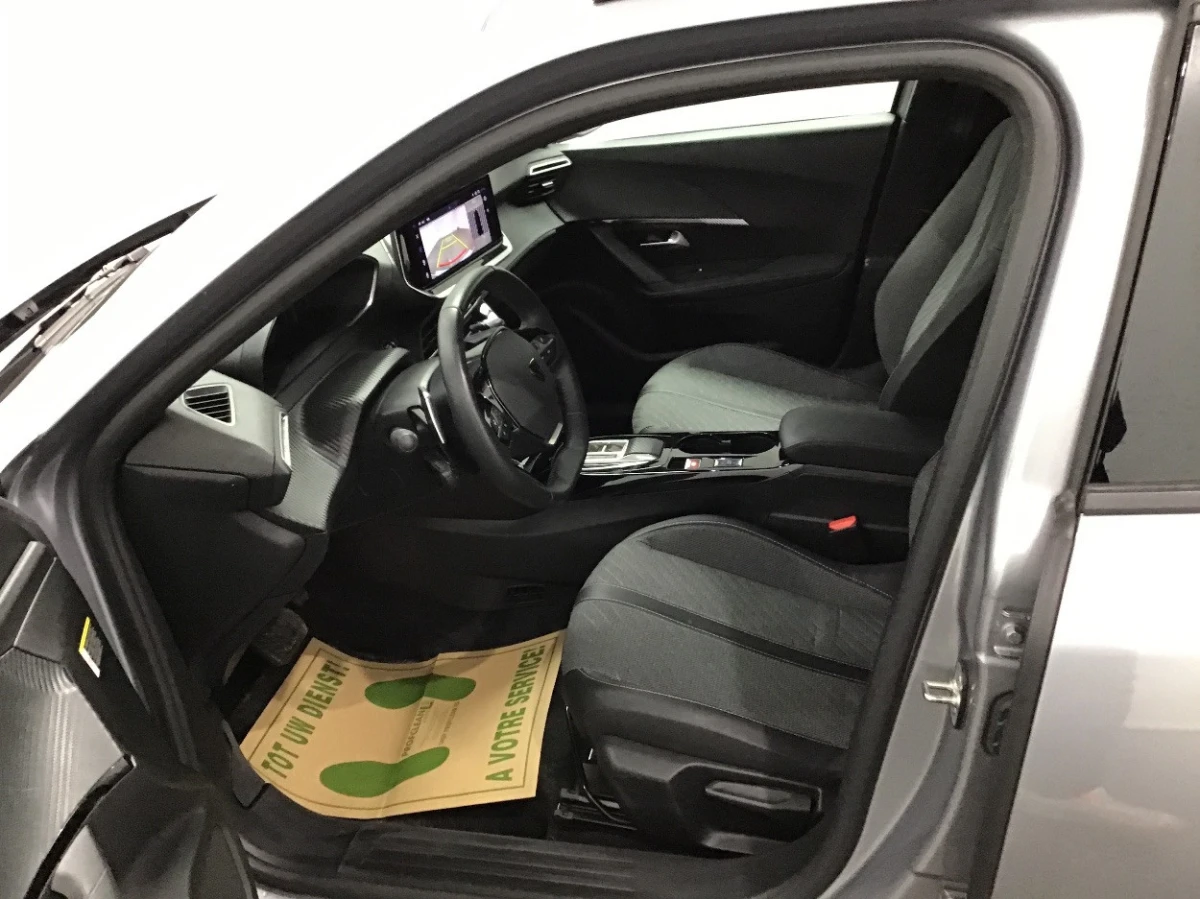 Peugeot 2008 Allure, снимка 6 - Автомобили и джипове - 54283199