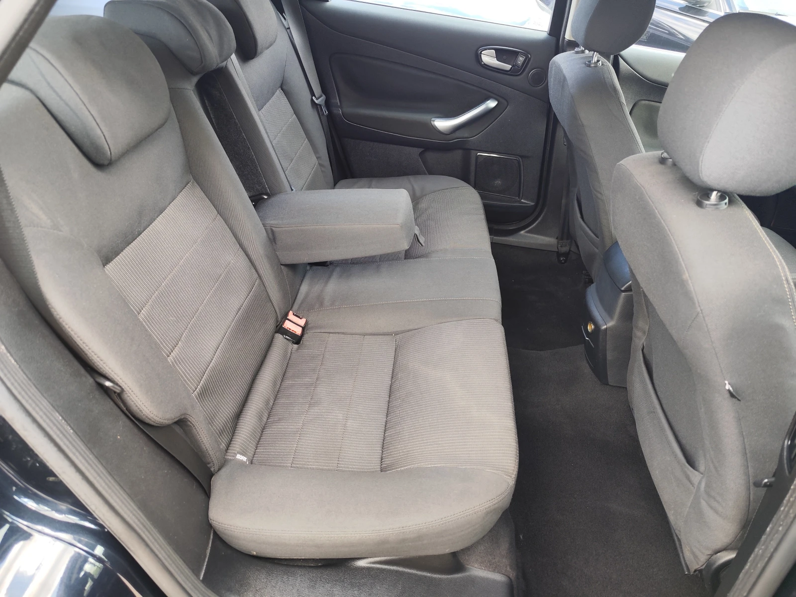 Ford Mondeo 2.0TDCi* TITANIUM* KLIMA* , снимка 11 - Автомобили и джипове - 54294615