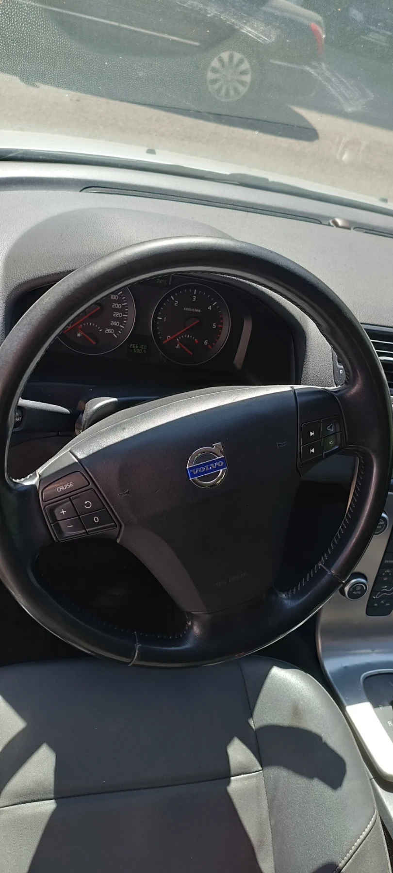 Volvo V50 Фейслифт, снимка 4 - Автомобили и джипове - 54318504