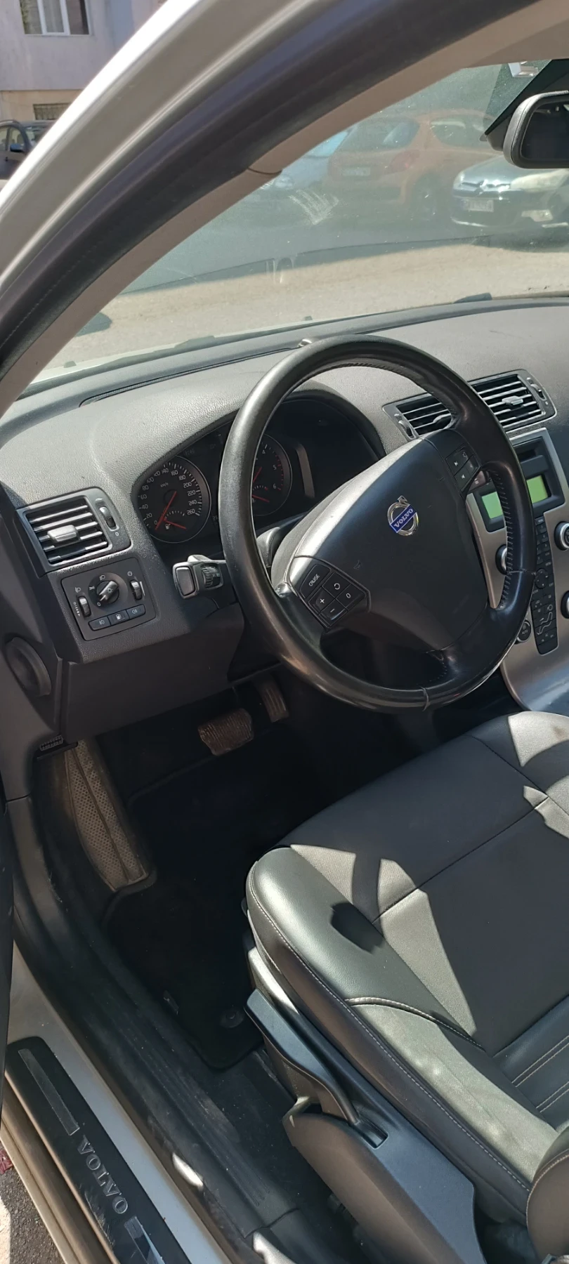 Volvo V50 Фейслифт, снимка 12 - Автомобили и джипове - 54318504