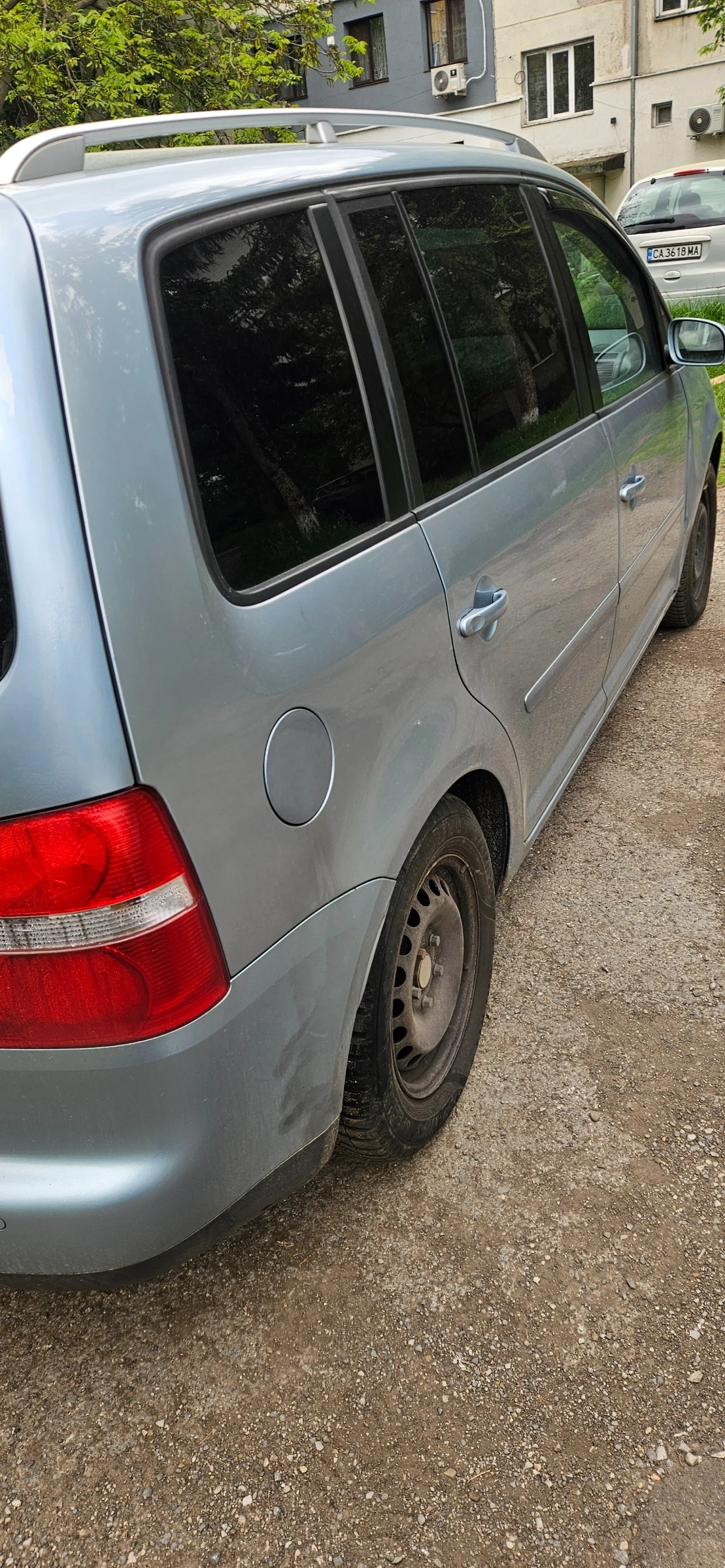 VW Touran, снимка 5 - Автомобили и джипове - 54576197
