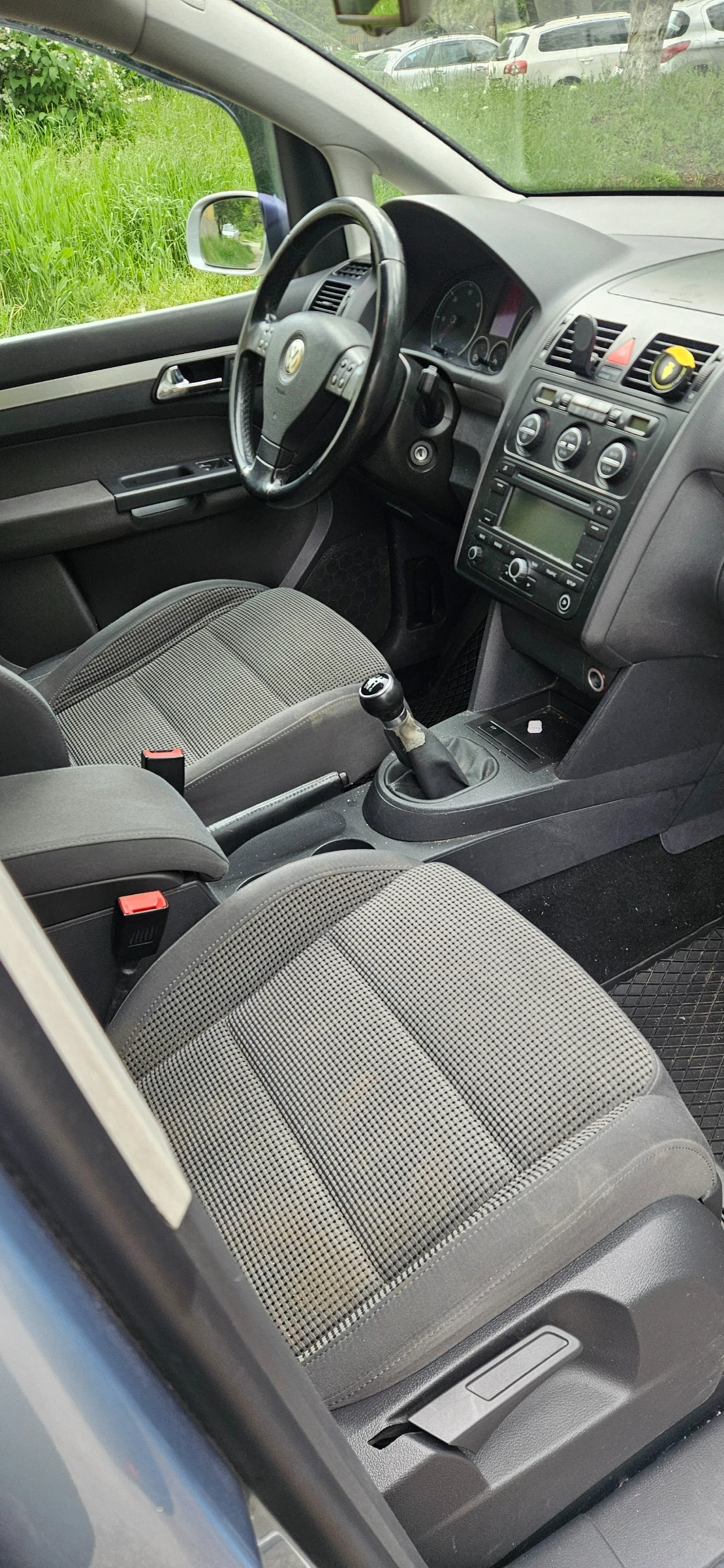 VW Touran, снимка 4 - Автомобили и джипове - 54576197
