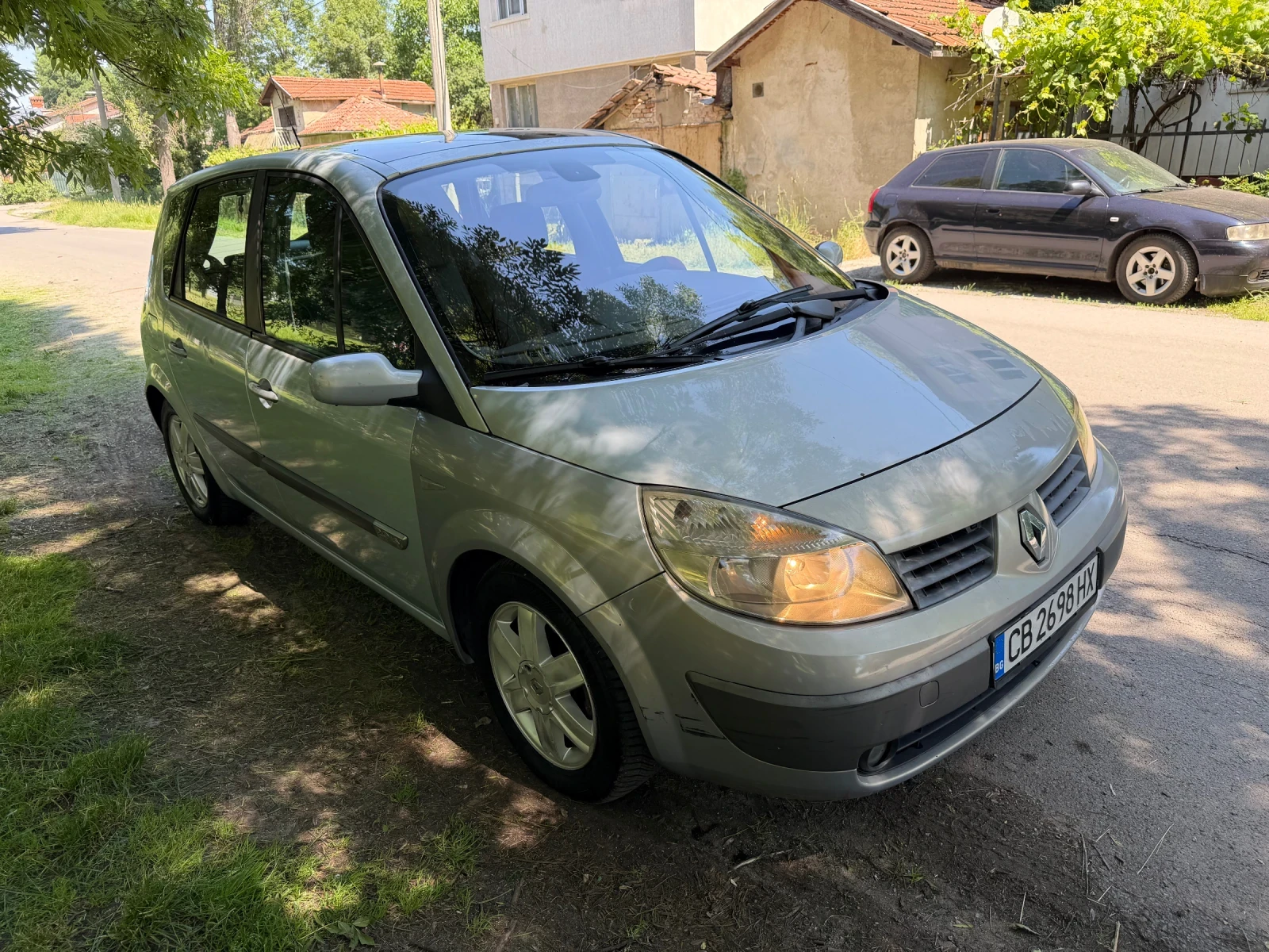 Renault Grand scenic Бензин-Газ!!!, снимка 3 - Автомобили и джипове - 54847347