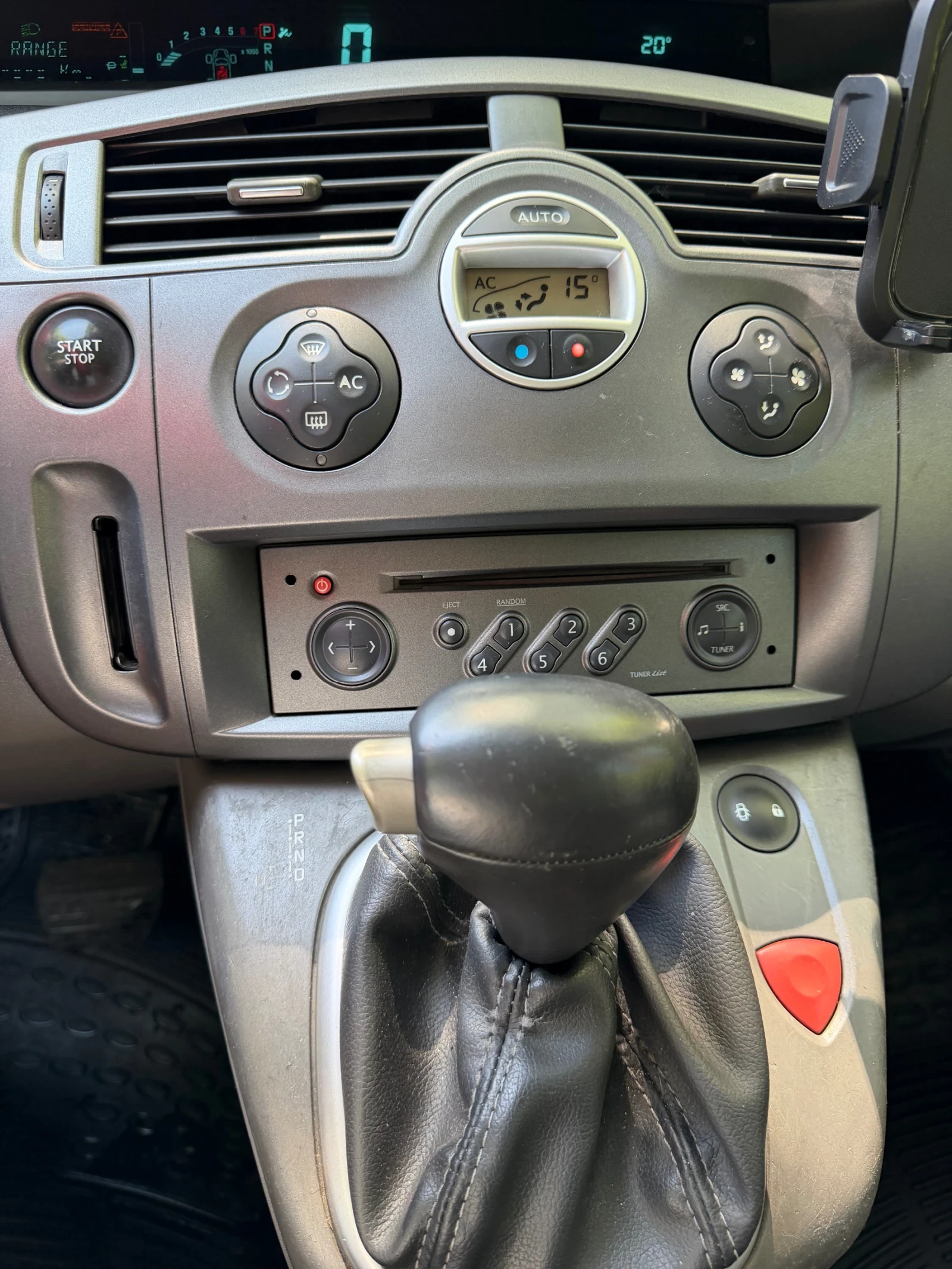 Renault Grand scenic Бензин-Газ!!!, снимка 15 - Автомобили и джипове - 54847347