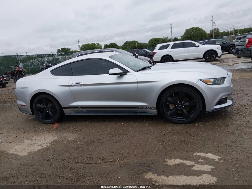 Ford Mustang 2.3l Ecoboost, снимка 13 - Автомобили и джипове - 55243597