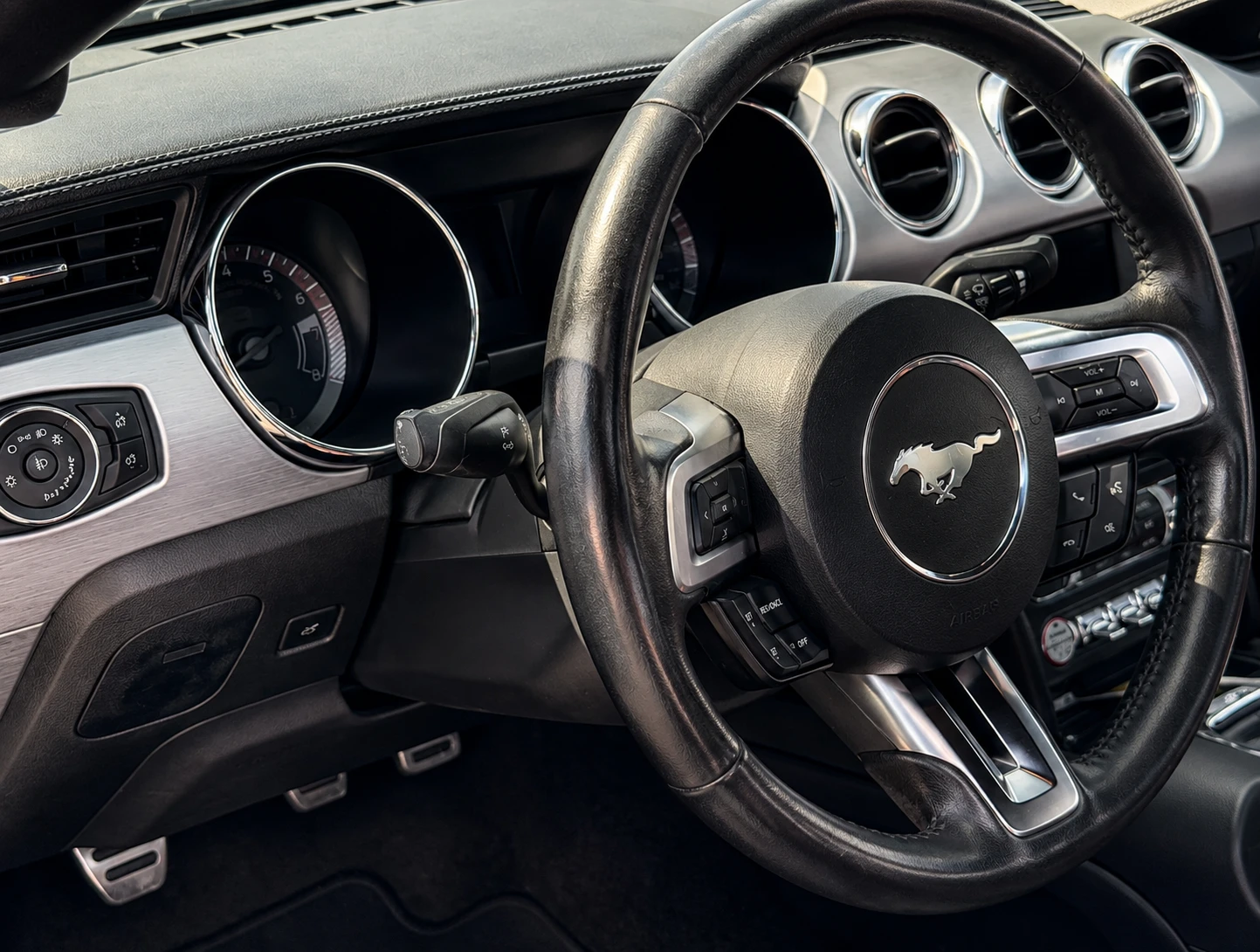 Ford Mustang 2.3 Eco-Boost, снимка 2 - Автомобили и джипове - 55562317
