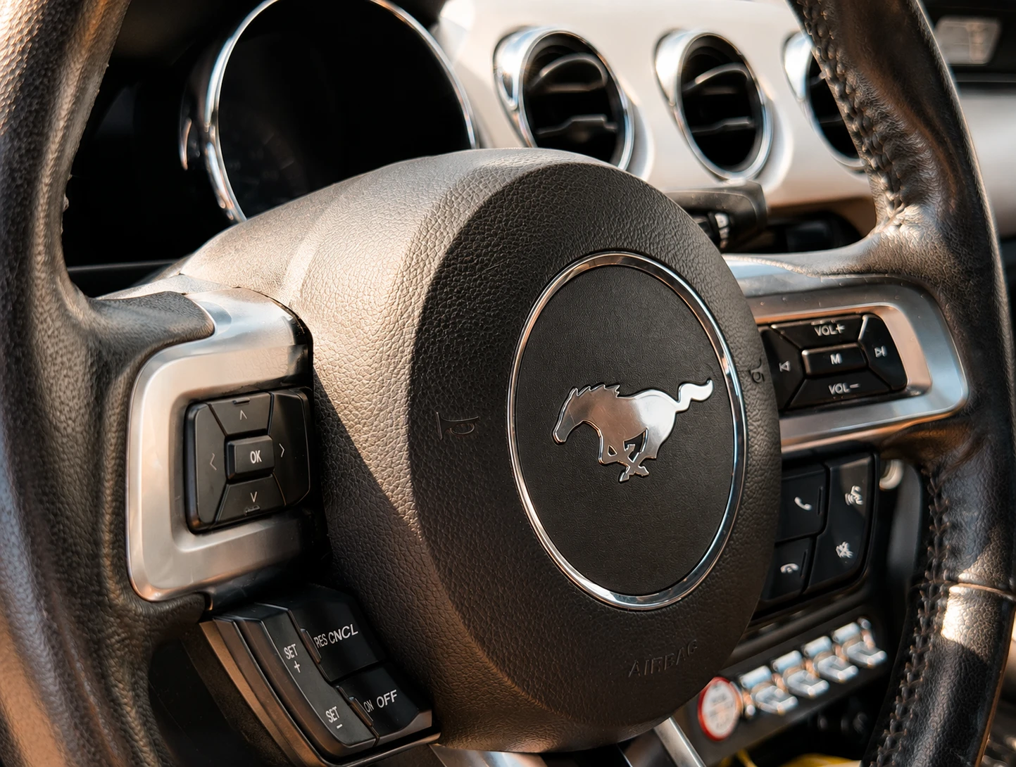 Ford Mustang 2.3 Eco-Boost, снимка 5 - Автомобили и джипове - 55562317
