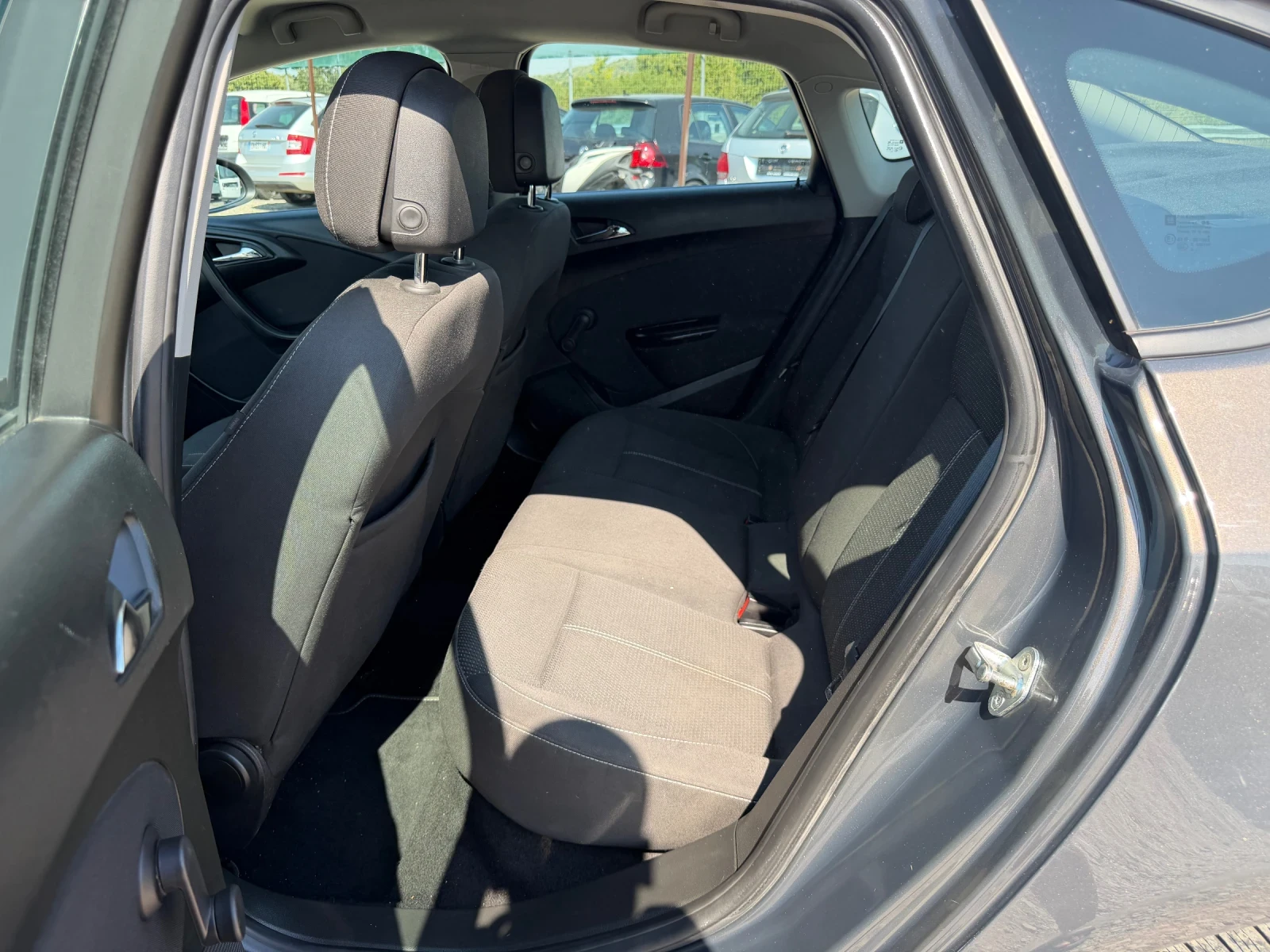 Opel Astra 1.3CDTI-95PS, снимка 11 - Автомобили и джипове - 55569544