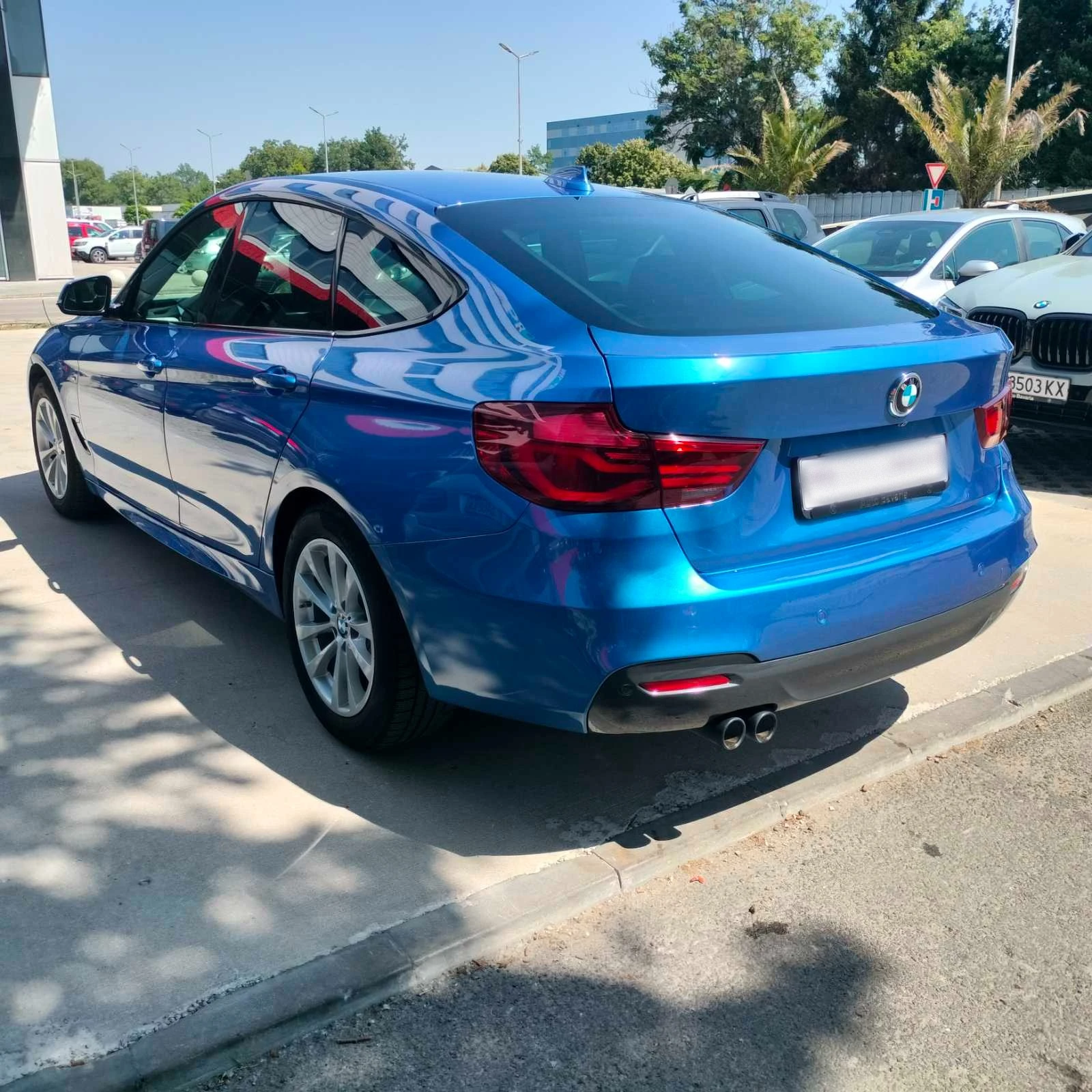 BMW 320 xDrive, снимка 4 - Автомобили и джипове - 55639377