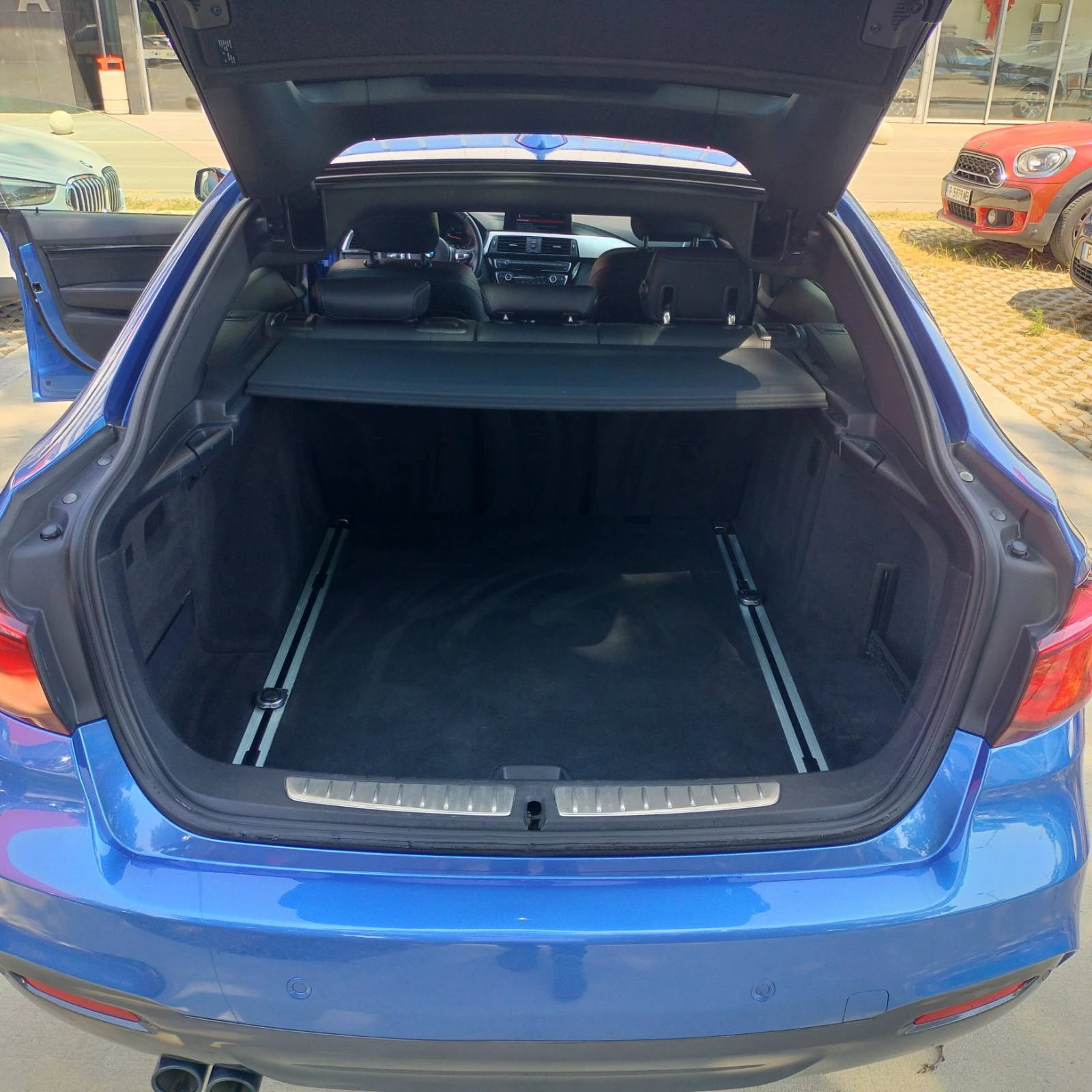 BMW 320 xDrive, снимка 8 - Автомобили и джипове - 55639377