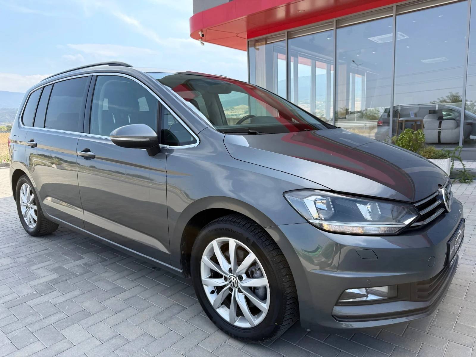 VW Touran 2.0 TDI 150к.с 6+ 1 / NAVI / PODGREV / FULL SERVIC