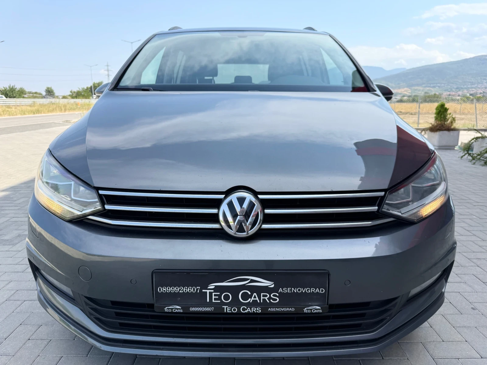 VW Touran 2.0 TDI 150к.с 6+ 1 / NAVI / PODGREV / FULL SERVIC, снимка 2 - Автомобили и джипове - 55930781