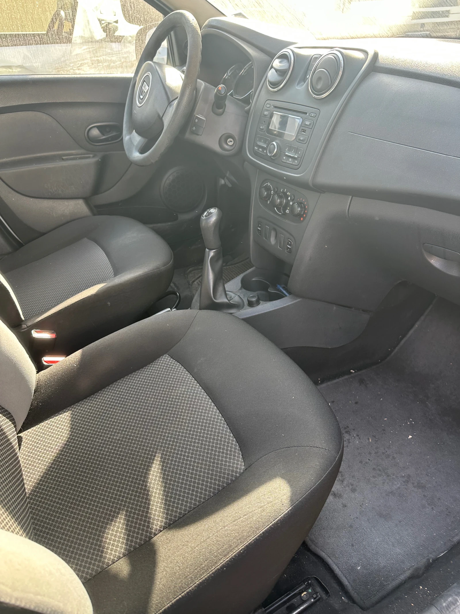Dacia Sandero 1, 2i LPG, снимка 7 - Автомобили и джипове - 56465786