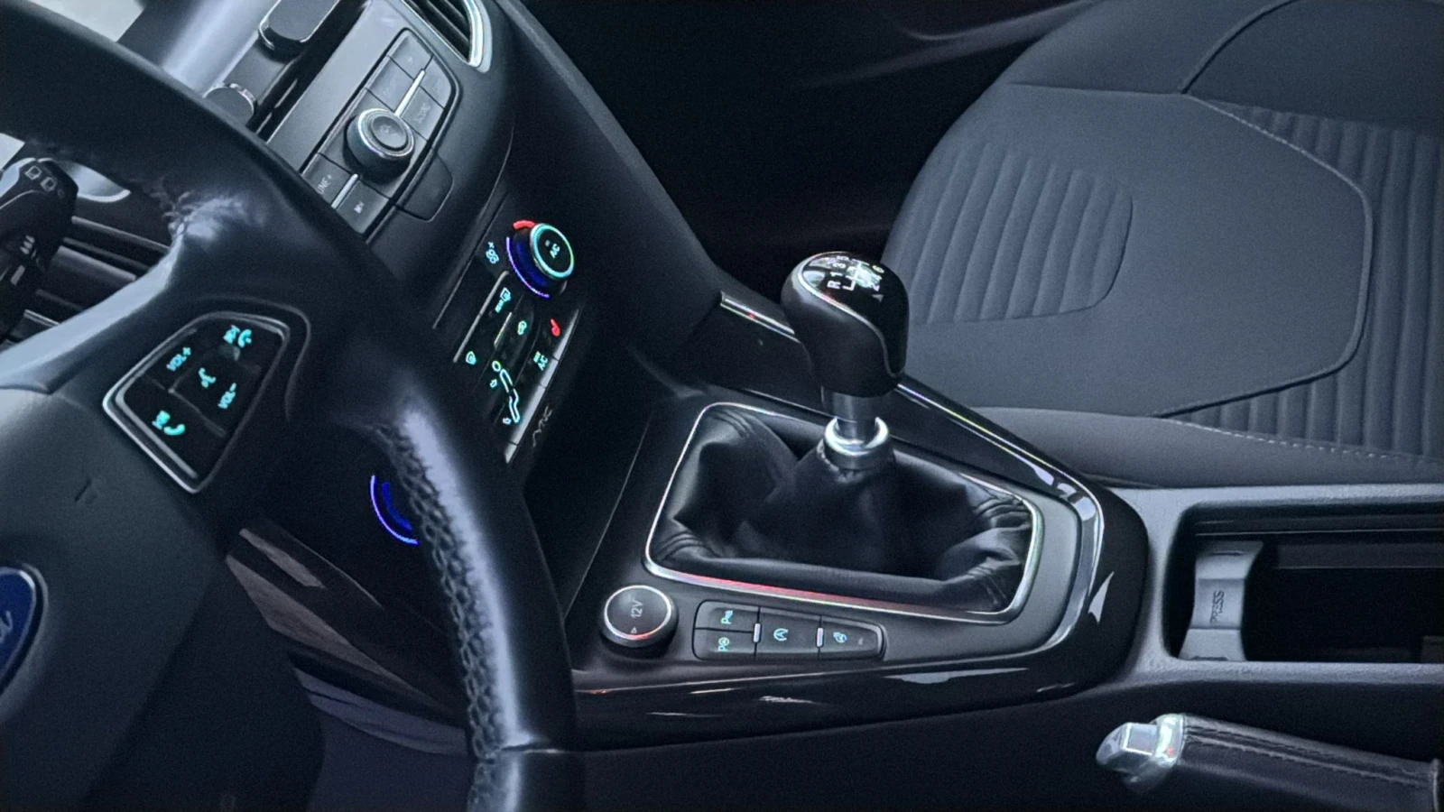 Ford Focus Titanium* Euro 6B, снимка 15 - Автомобили и джипове - 56484963