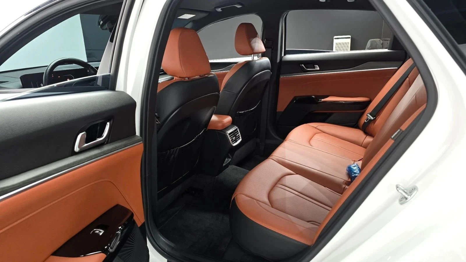 Kia K5, снимка 11 - Автомобили и джипове - 56688170