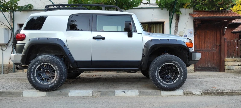 Toyota Fj cruiser 4.0i, снимка 4 - Автомобили и джипове - 46961236