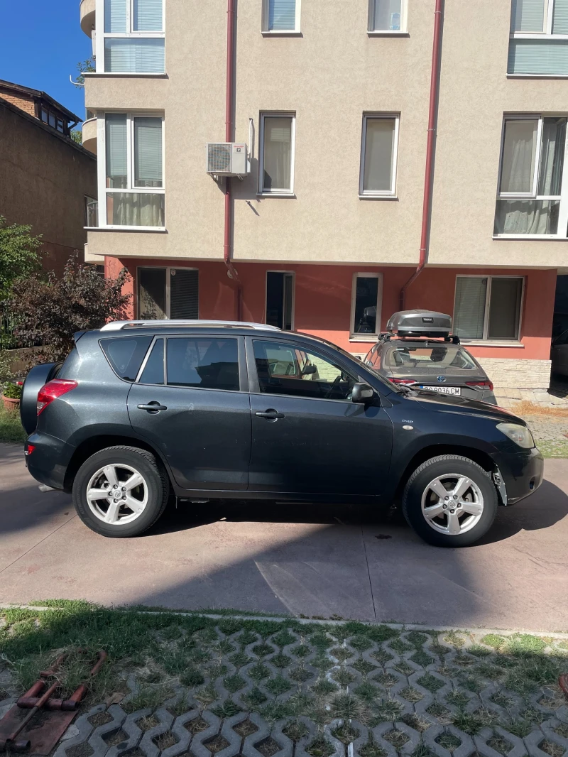 Toyota Rav4 2.2 D-4D, снимка 4 - Автомобили и джипове - 47271871