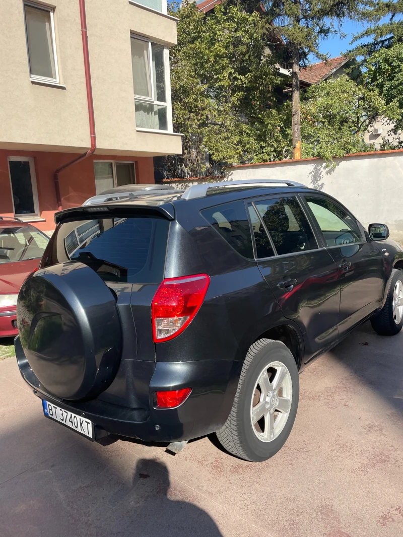 Toyota Rav4 2.2 D-4D, снимка 5 - Автомобили и джипове - 47271871