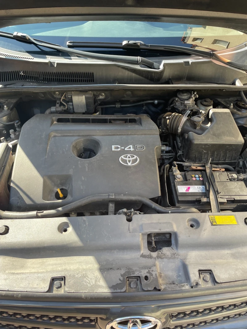 Toyota Rav4 2.2 D-4D, снимка 12 - Автомобили и джипове - 47271871