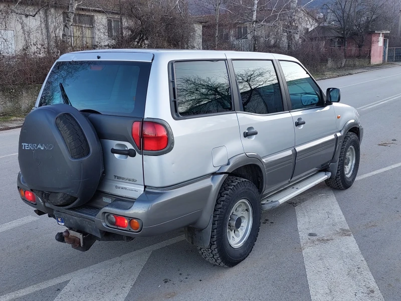 Nissan Terrano 3000, снимка 3 - Автомобили и джипове - 48589257