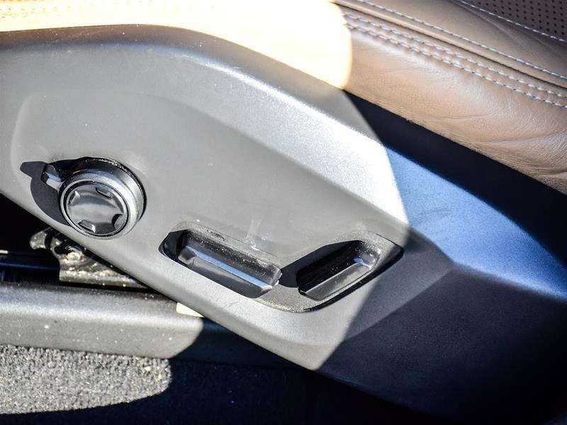 Volvo XC60 * Inscription * CARFAX /NAVI/PANO/ГУМИ, снимка 15 - Автомобили и джипове - 53341123