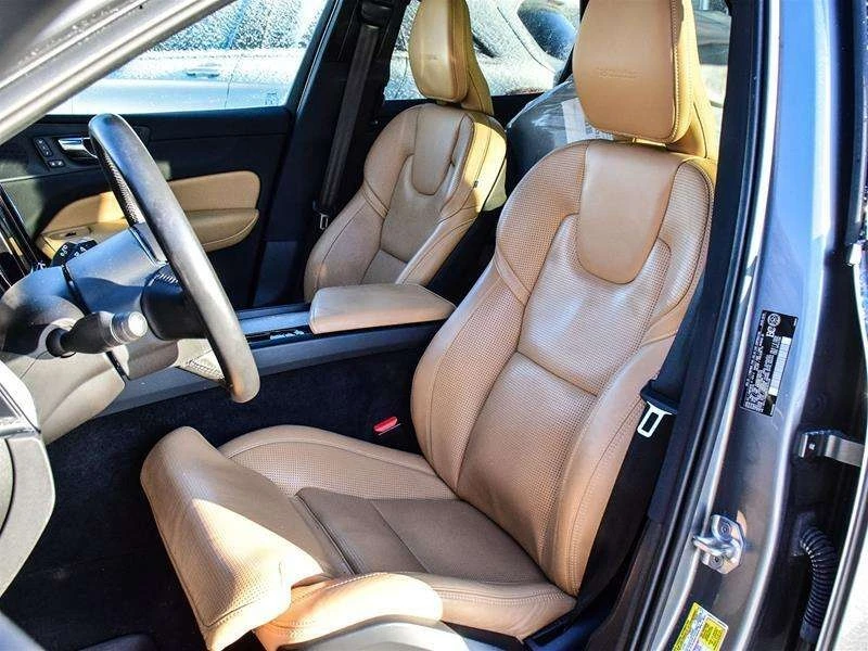 Volvo XC60 * Inscription * CARFAX /NAVI/PANO/ГУМИ - изображение 9