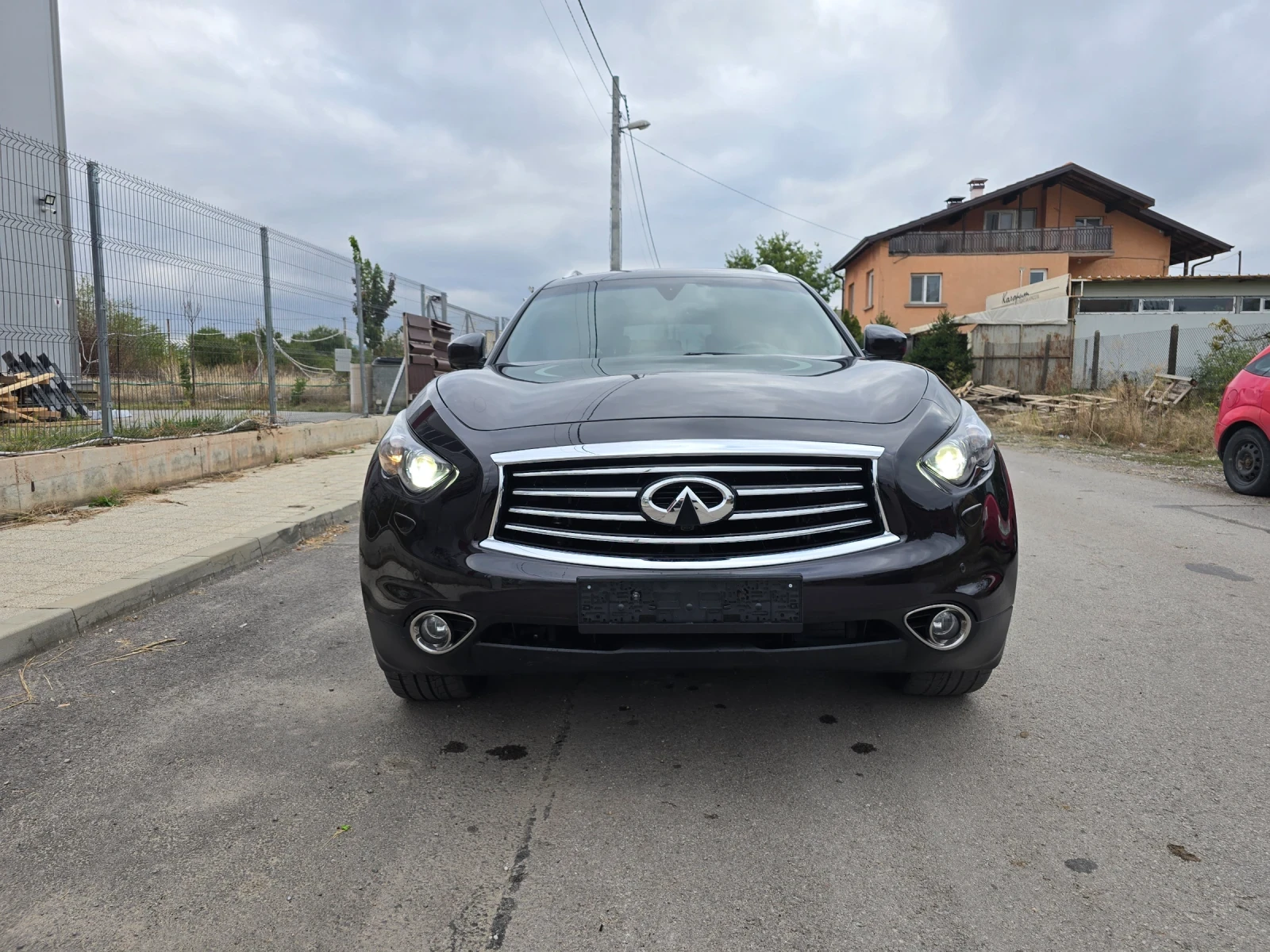 Infiniti QX70 S Premium 5.0 - изображение 9
