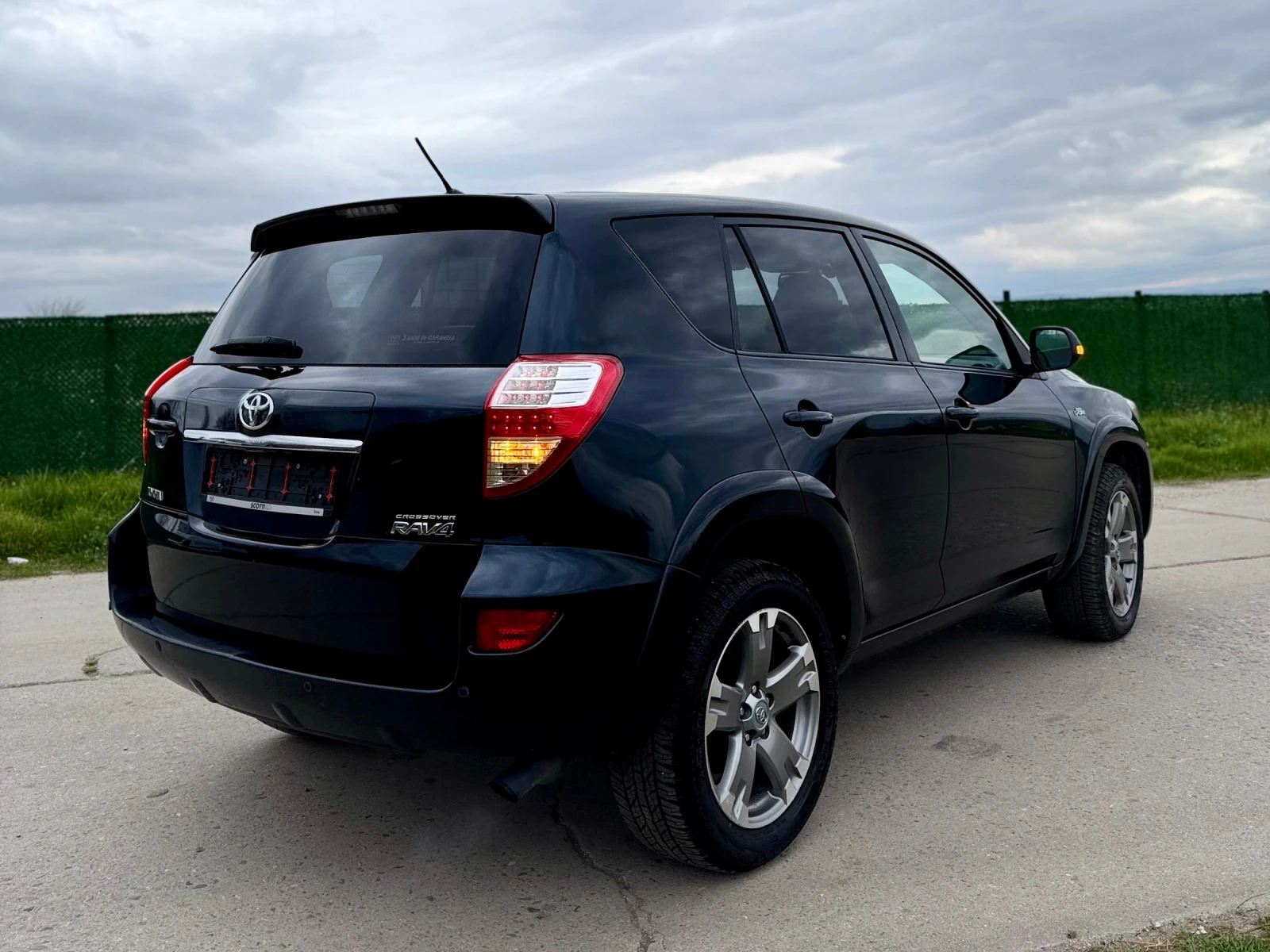 Toyota Rav4 Crossover Exclusive* Автомат150hp* сервизна истори, снимка 2 - Автомобили и джипове - 53964666