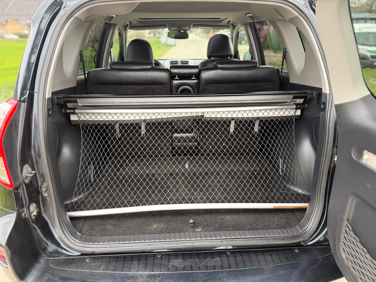 Toyota Rav4 Crossover Exclusive* Автомат150hp* сервизна истори, снимка 8 - Автомобили и джипове - 53964666