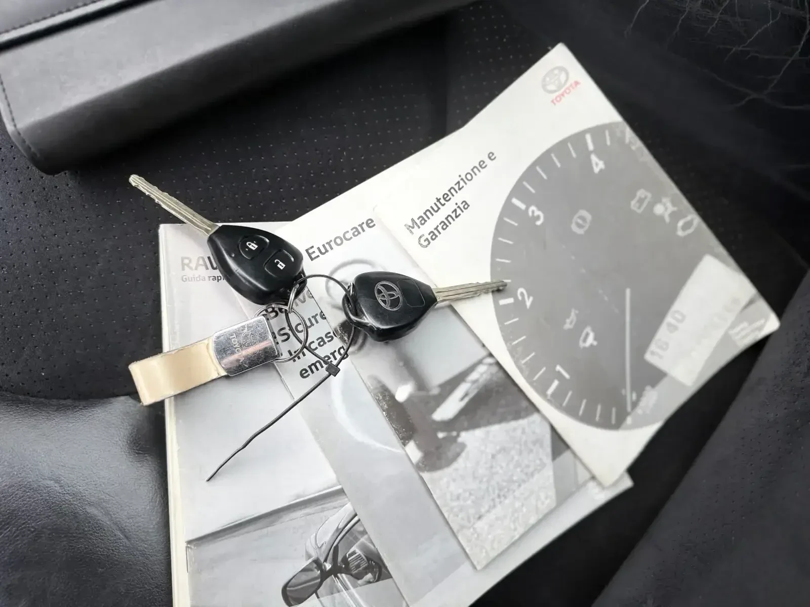 Toyota Rav4 Crossover Exclusive* Автомат150hp* сервизна истори, снимка 10 - Автомобили и джипове - 53964666