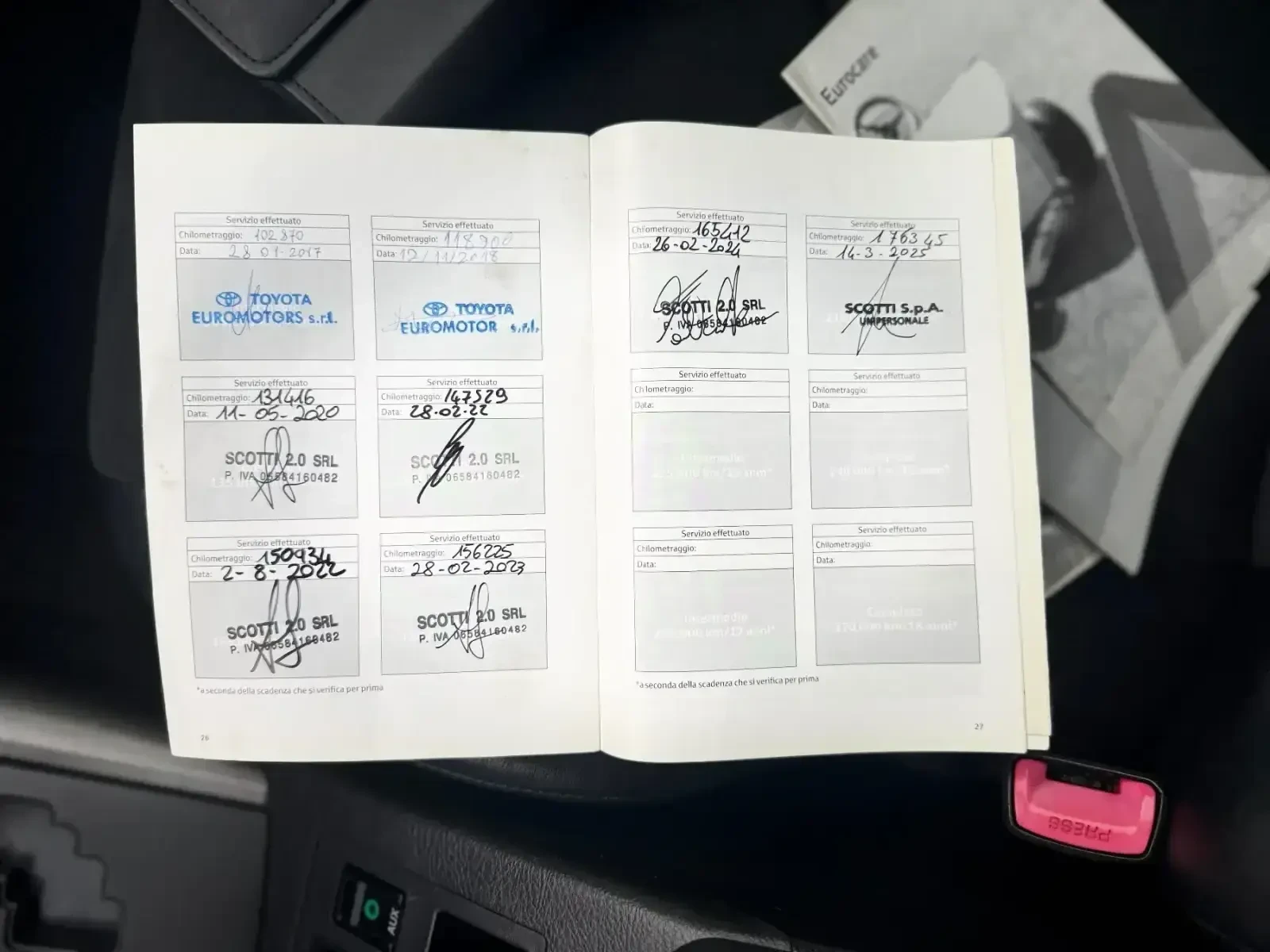 Toyota Rav4 Crossover Exclusive* Автомат150hp* сервизна истори, снимка 9 - Автомобили и джипове - 53964666