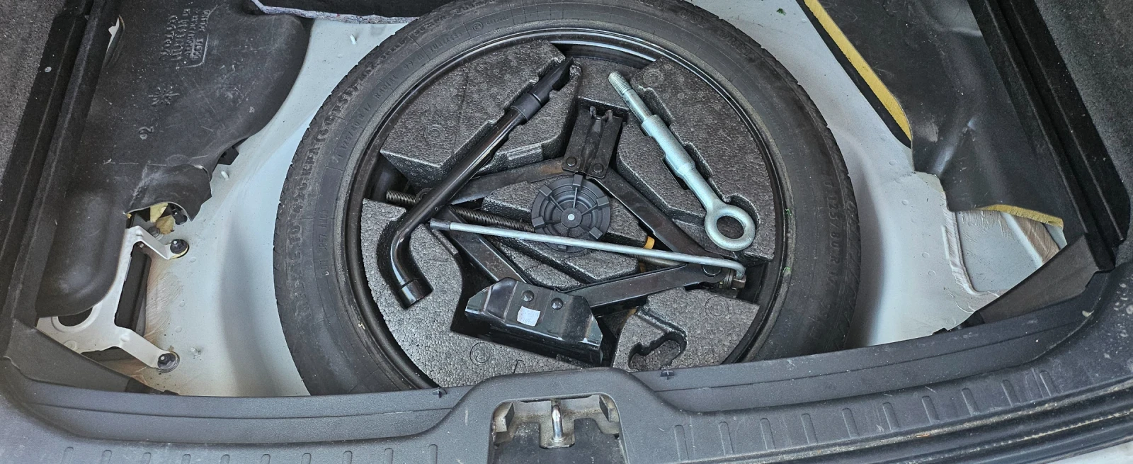 Volvo XC60 D5, снимка 17 - Автомобили и джипове - 54437702